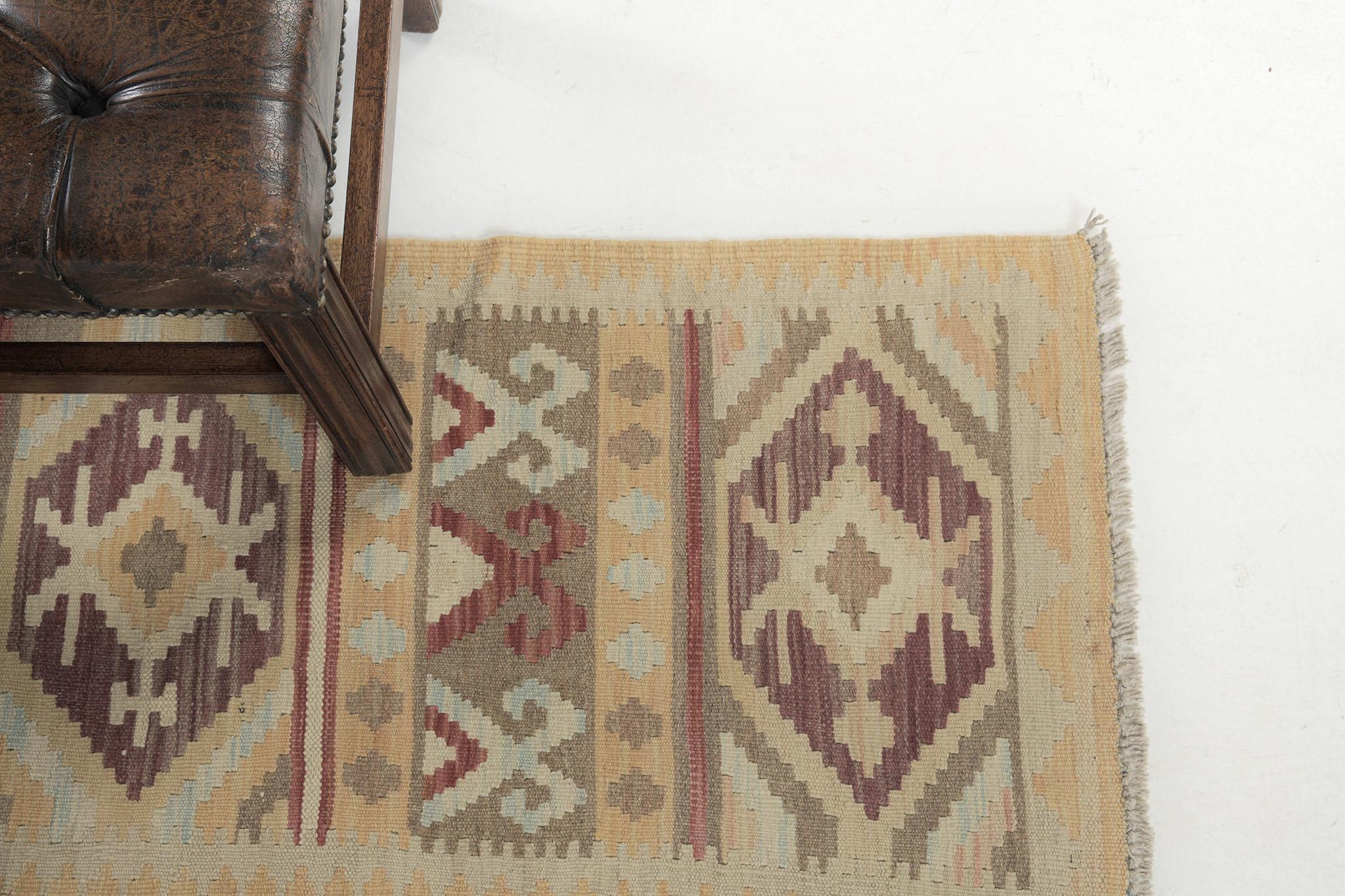 Mehraban Vintage-Stil Stammes natürlichen Farbstoff flach weben Kilim (21. Jahrhundert und zeitgenössisch) im Angebot