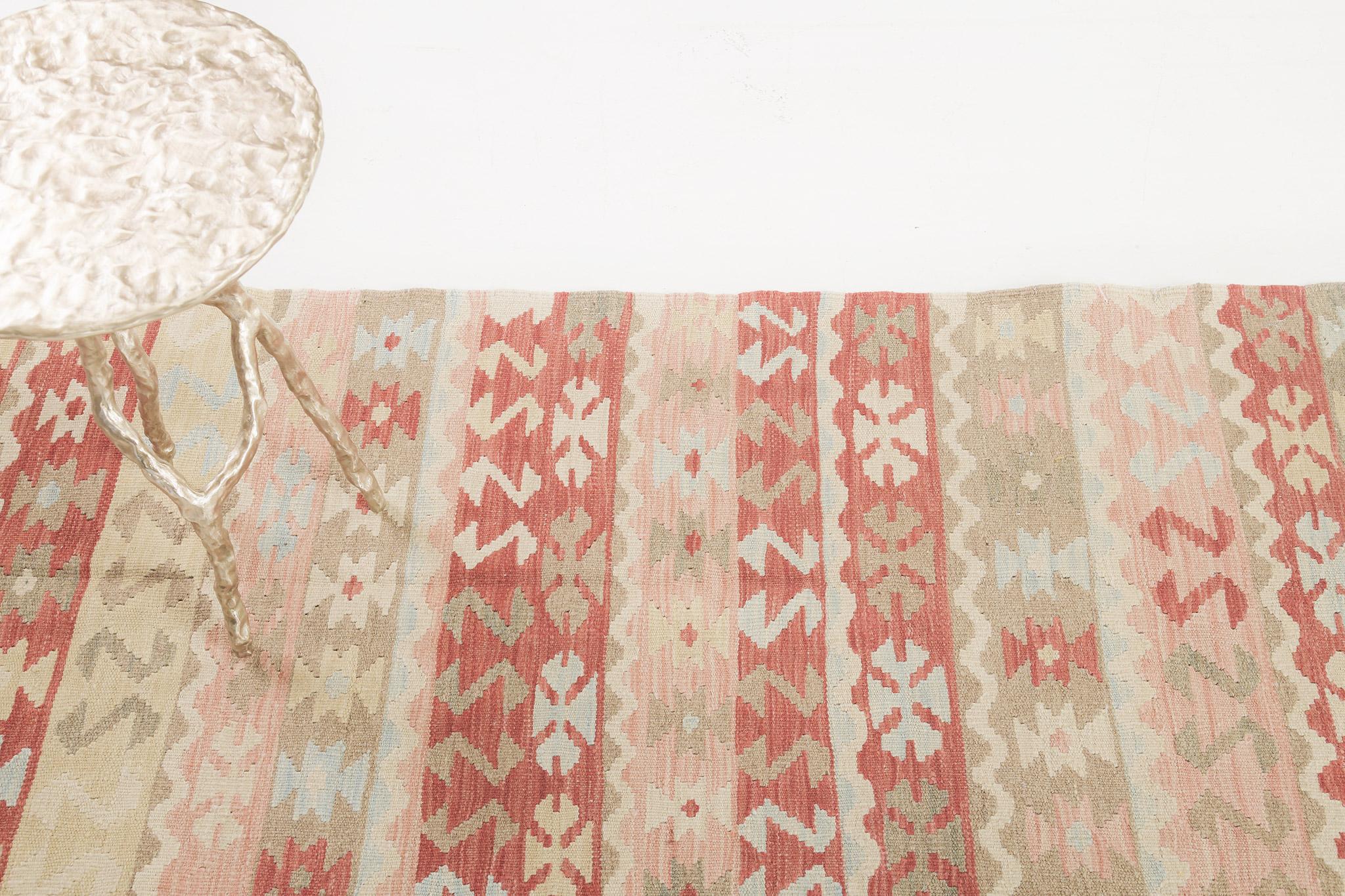 Mehraban Vintage-Stil Stammes natürlichen Farbstoff flach weben Kilim (21. Jahrhundert und zeitgenössisch) im Angebot
