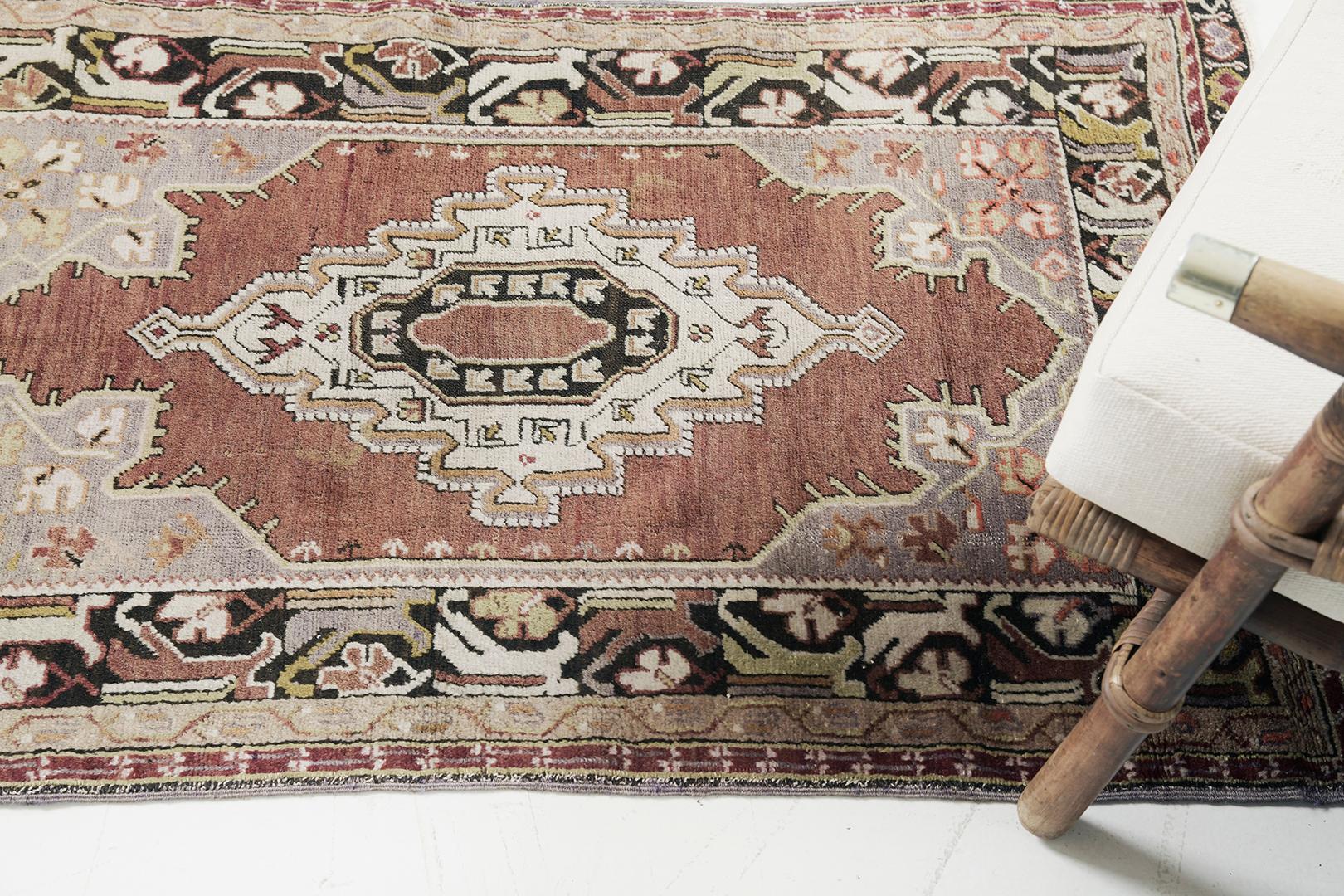 Mehraban Vintage Turquie anatolienne turque Bon état - En vente à WEST HOLLYWOOD, CA