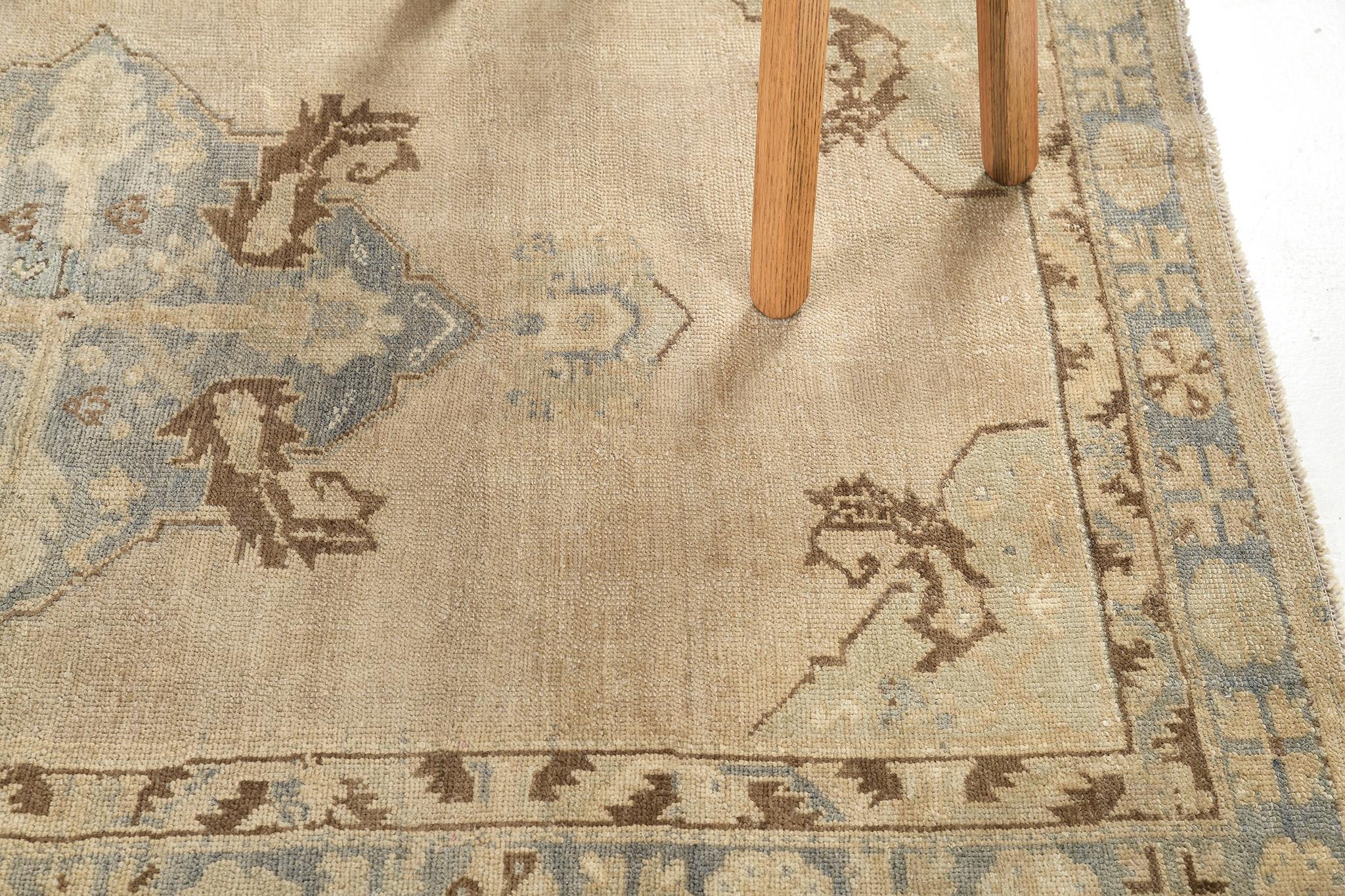 Mehraban Vintage Turkish Anatolian Rug In Good Condition For Sale In WEST HOLLYWOOD, CA