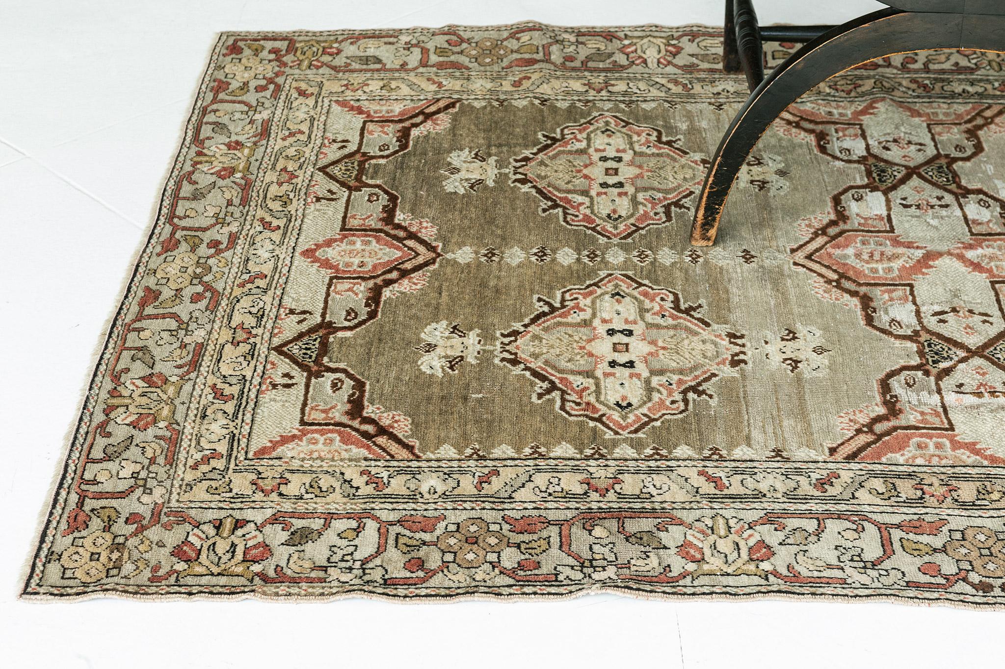 Mehraban Vintage Turkish Anatolian Rug In Good Condition For Sale In WEST HOLLYWOOD, CA