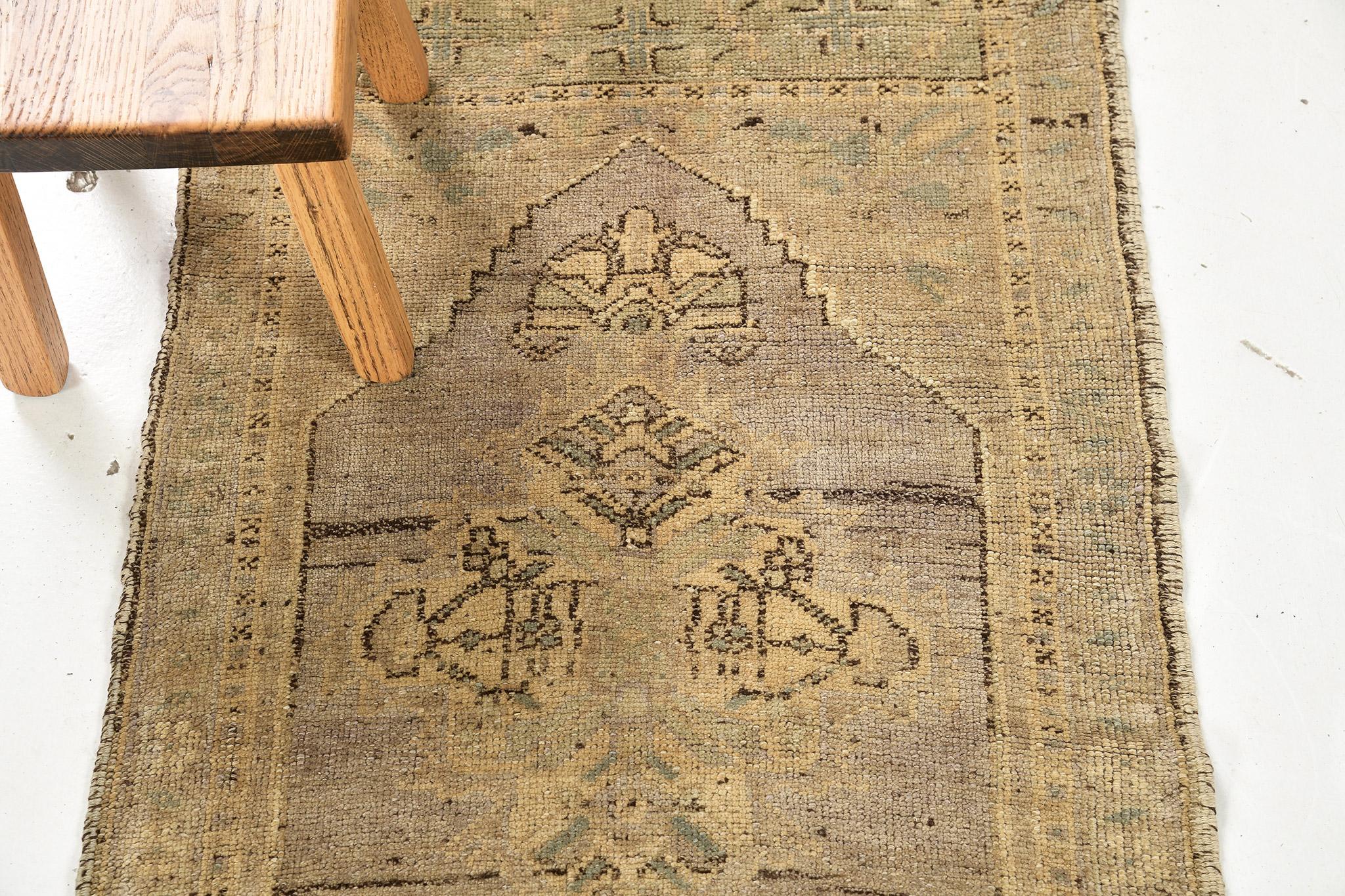 Mehraban Vintage Alfombra turca de Anatolia en Bueno estado para la venta en WEST HOLLYWOOD, CA