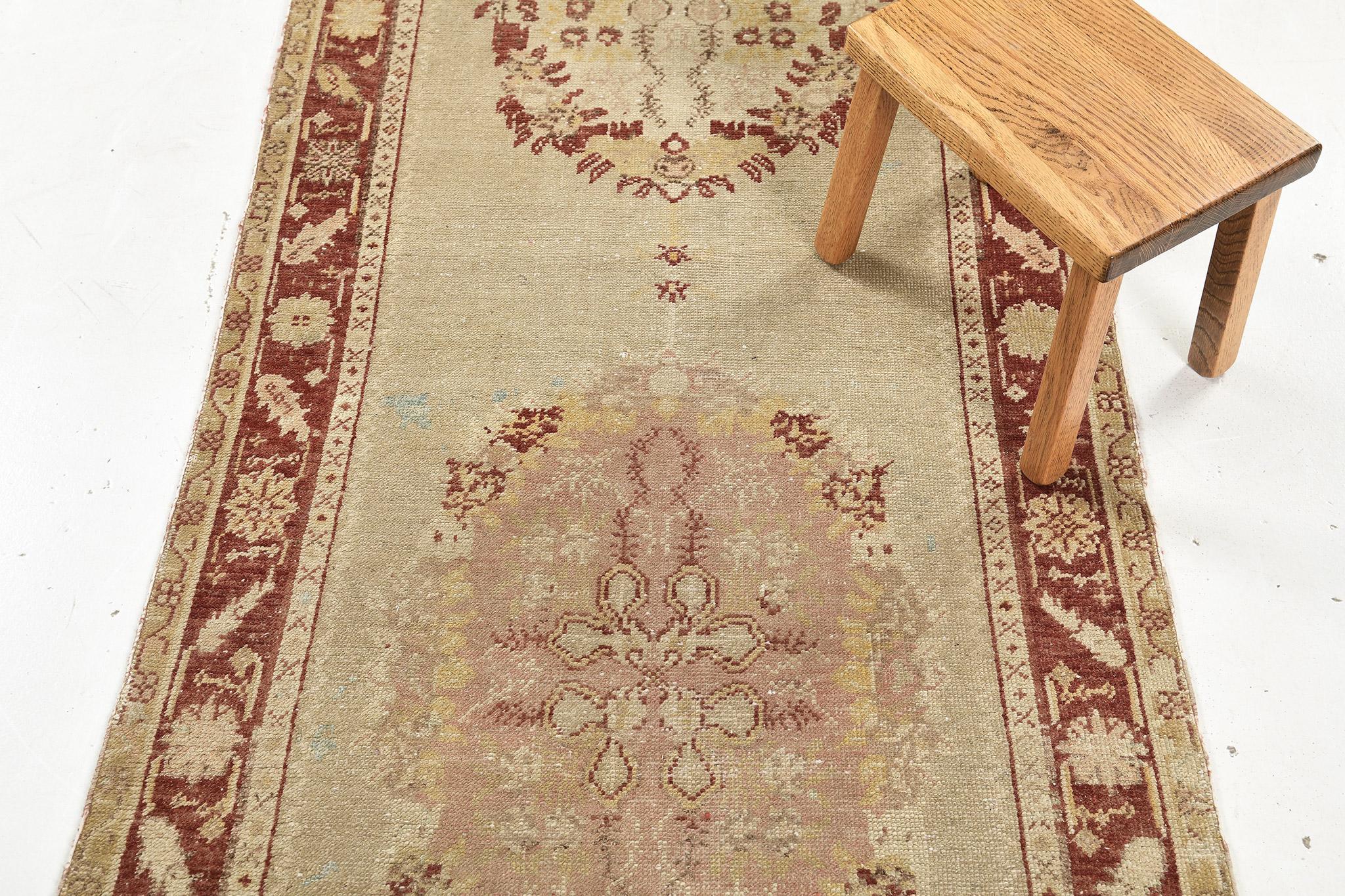 Mehraban - Tapis de couloir vintage turc d'Anatolie Bon état - En vente à WEST HOLLYWOOD, CA