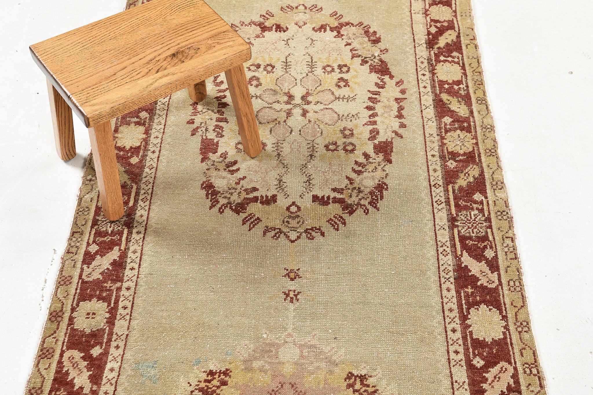 Milieu du XXe siècle Mehraban - Tapis de couloir vintage turc d'Anatolie en vente