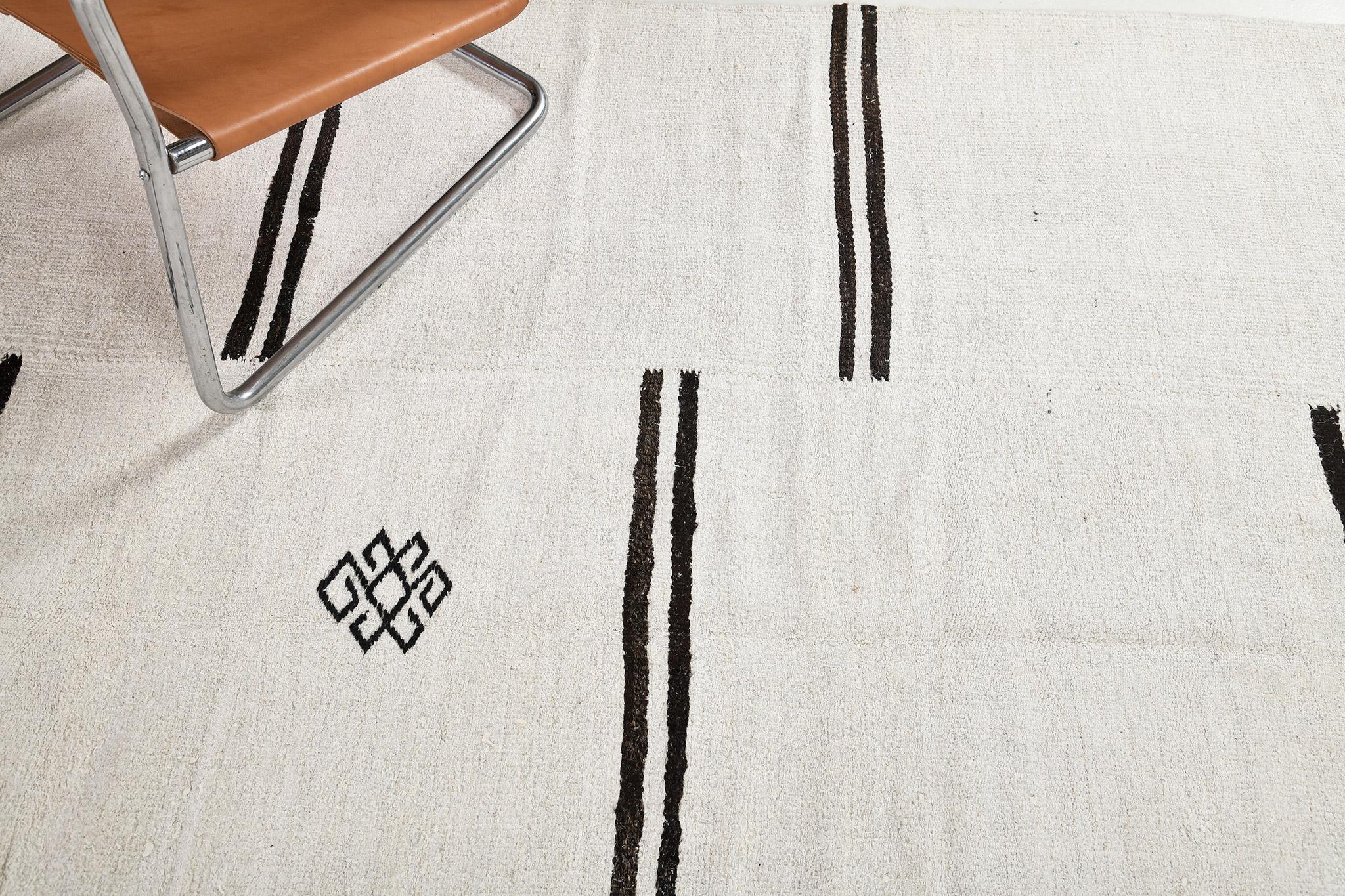 Mehraban Vintage Turkish Hemp Kilim In Good Condition For Sale In WEST HOLLYWOOD, CA