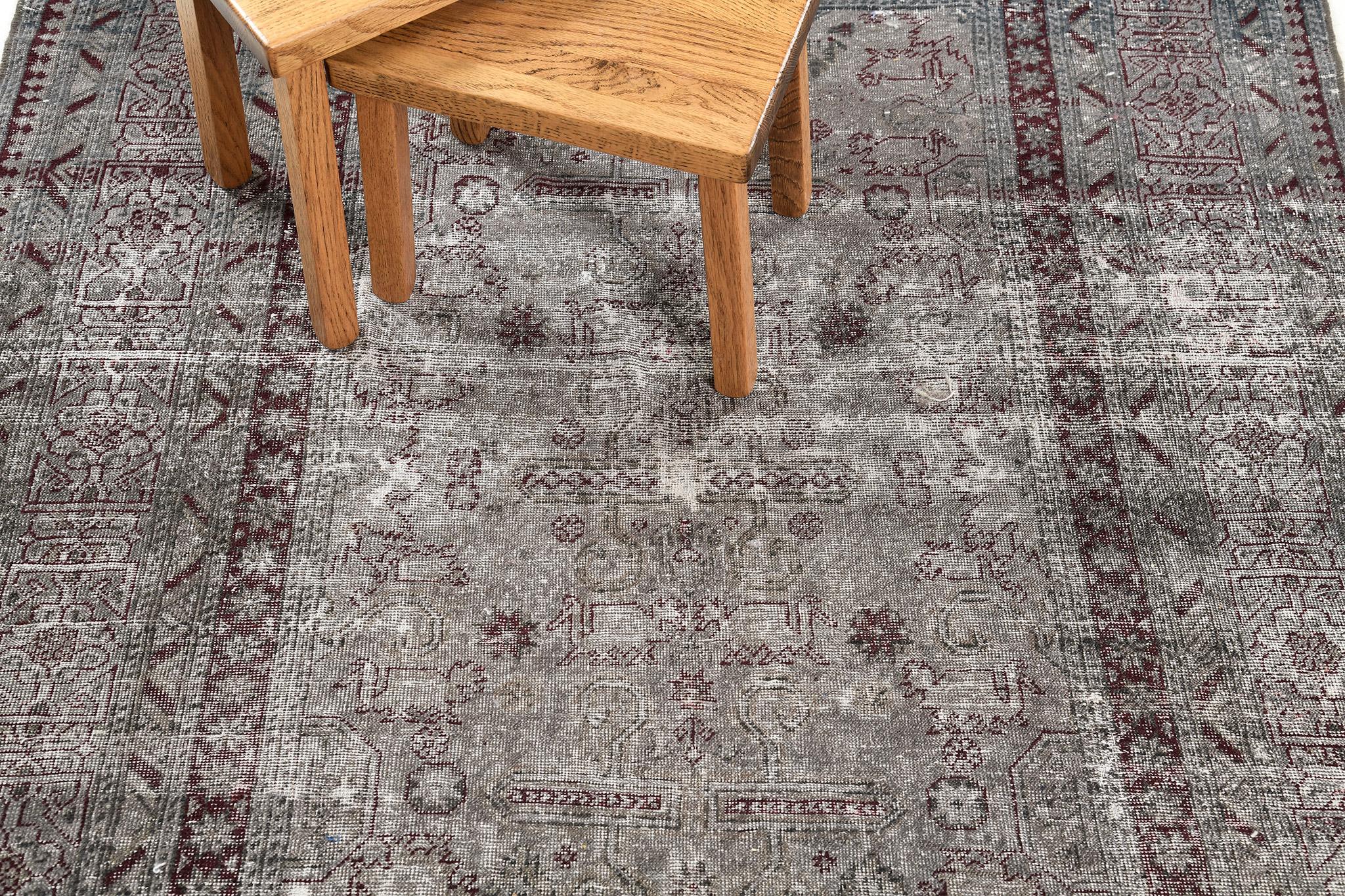 Milieu du XXe siècle Mehraban - Overdye Khotan turc vintage en vente