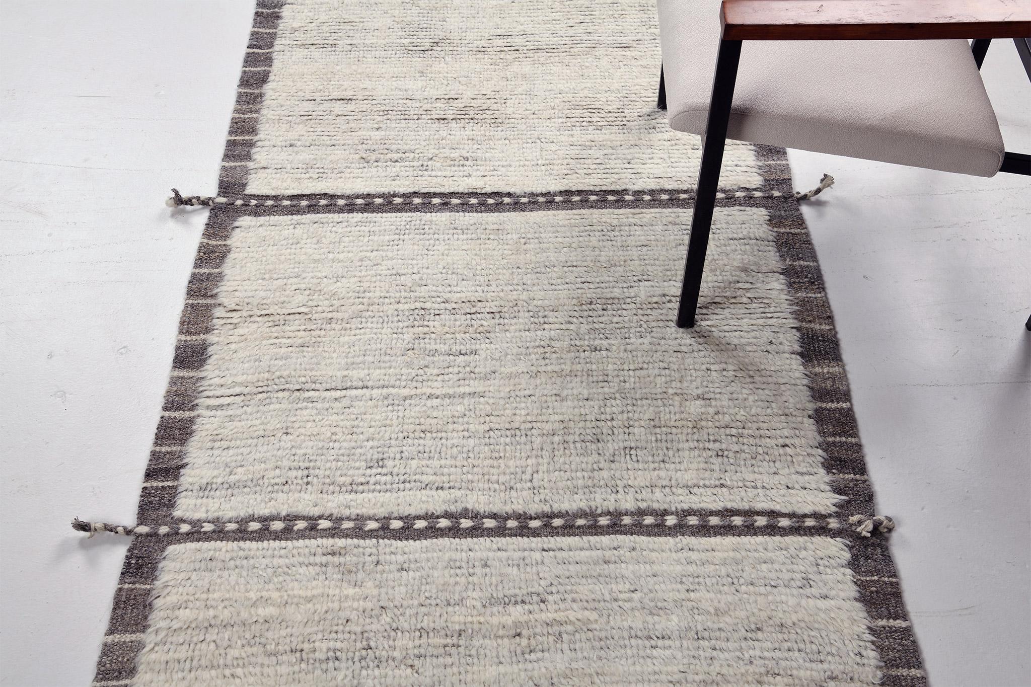 Mehraban Westerlies Läufer, Haute Bohemian im Zustand „Neu“ im Angebot in WEST HOLLYWOOD, CA