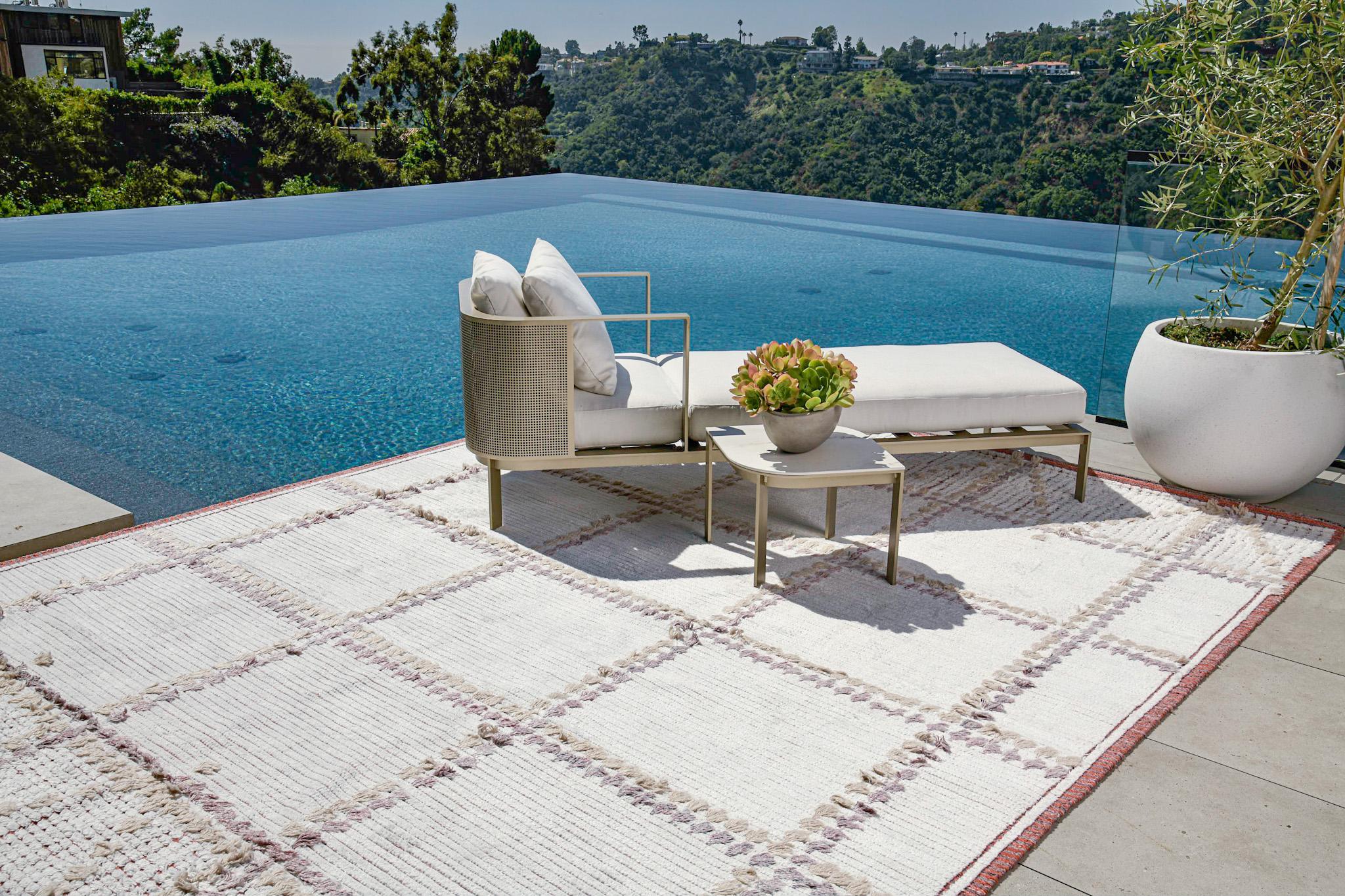 Enjoy the fresh air with Nasim, rugs that work indoors and out.

Rug Number
31443
Size
9' 1