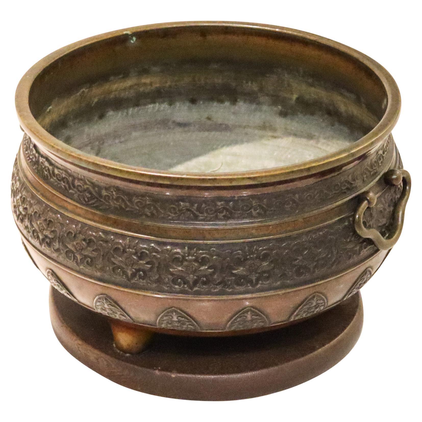 MEIJI 1868 Imperial Japan Round Hibachi Vase In Bronze With Carved Wood Base