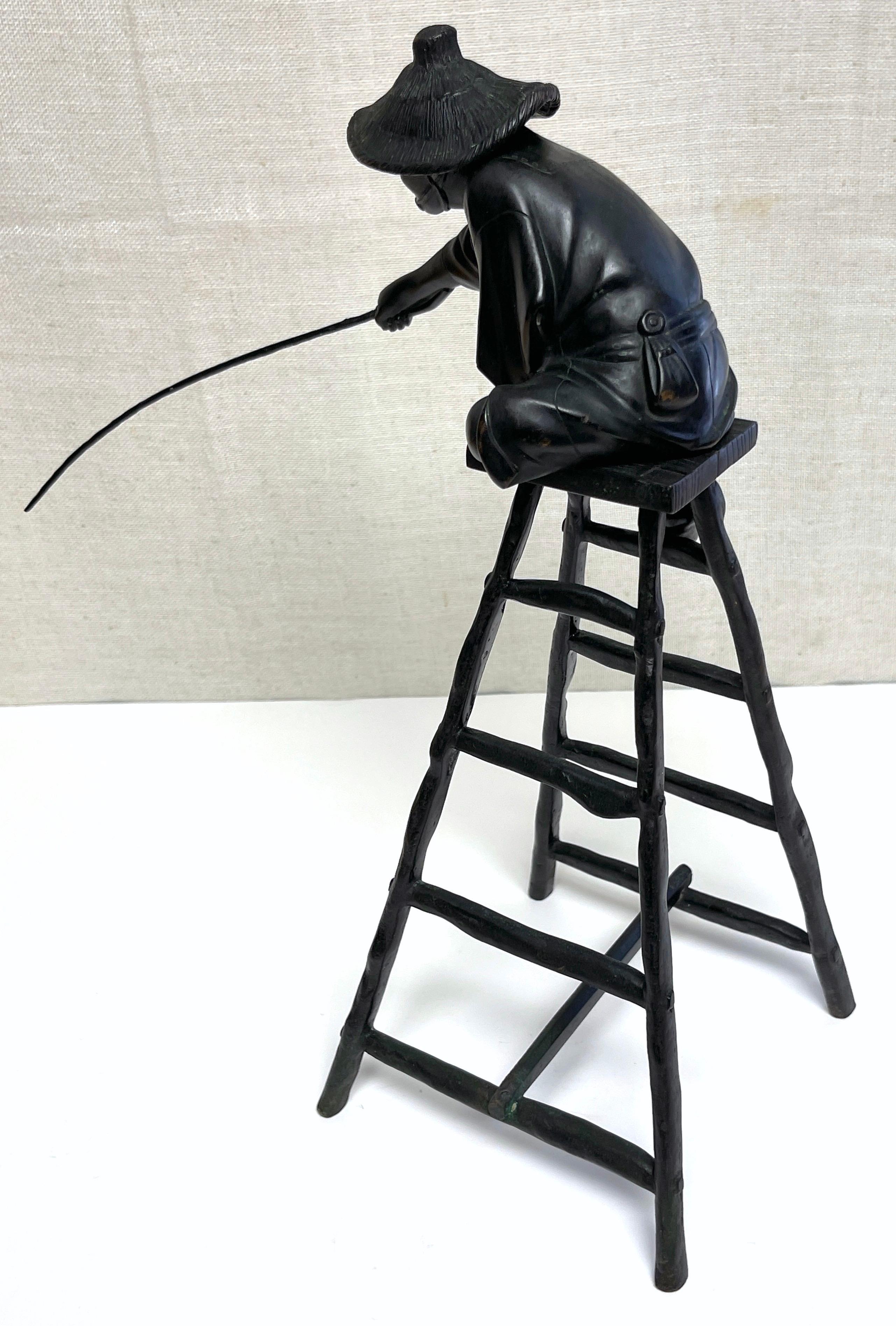 Okimono Meiji de bronce de pescador, sellado Masatsune Saku en venta 5