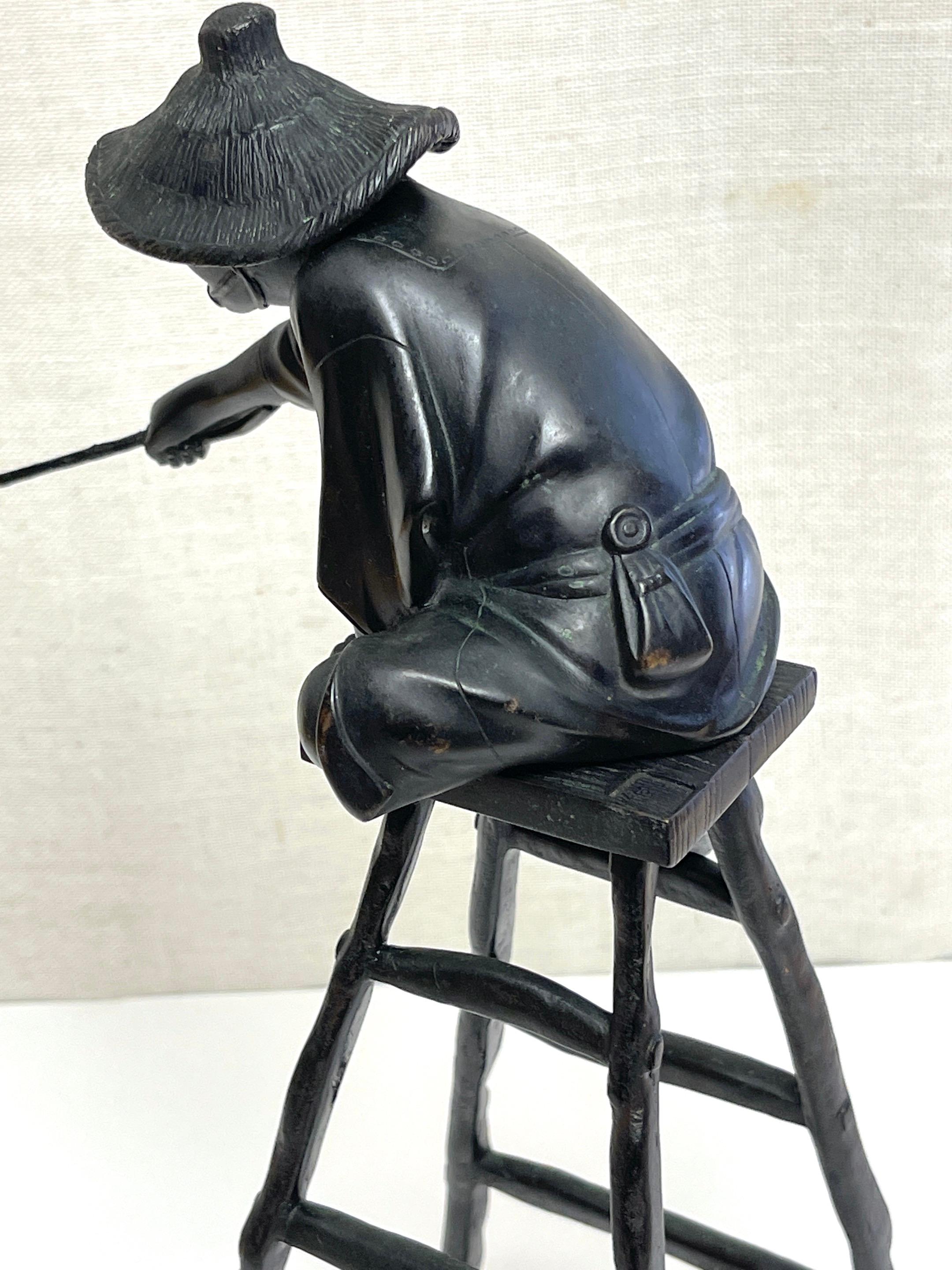 Okimono Meiji de bronce de pescador, sellado Masatsune Saku en venta 6