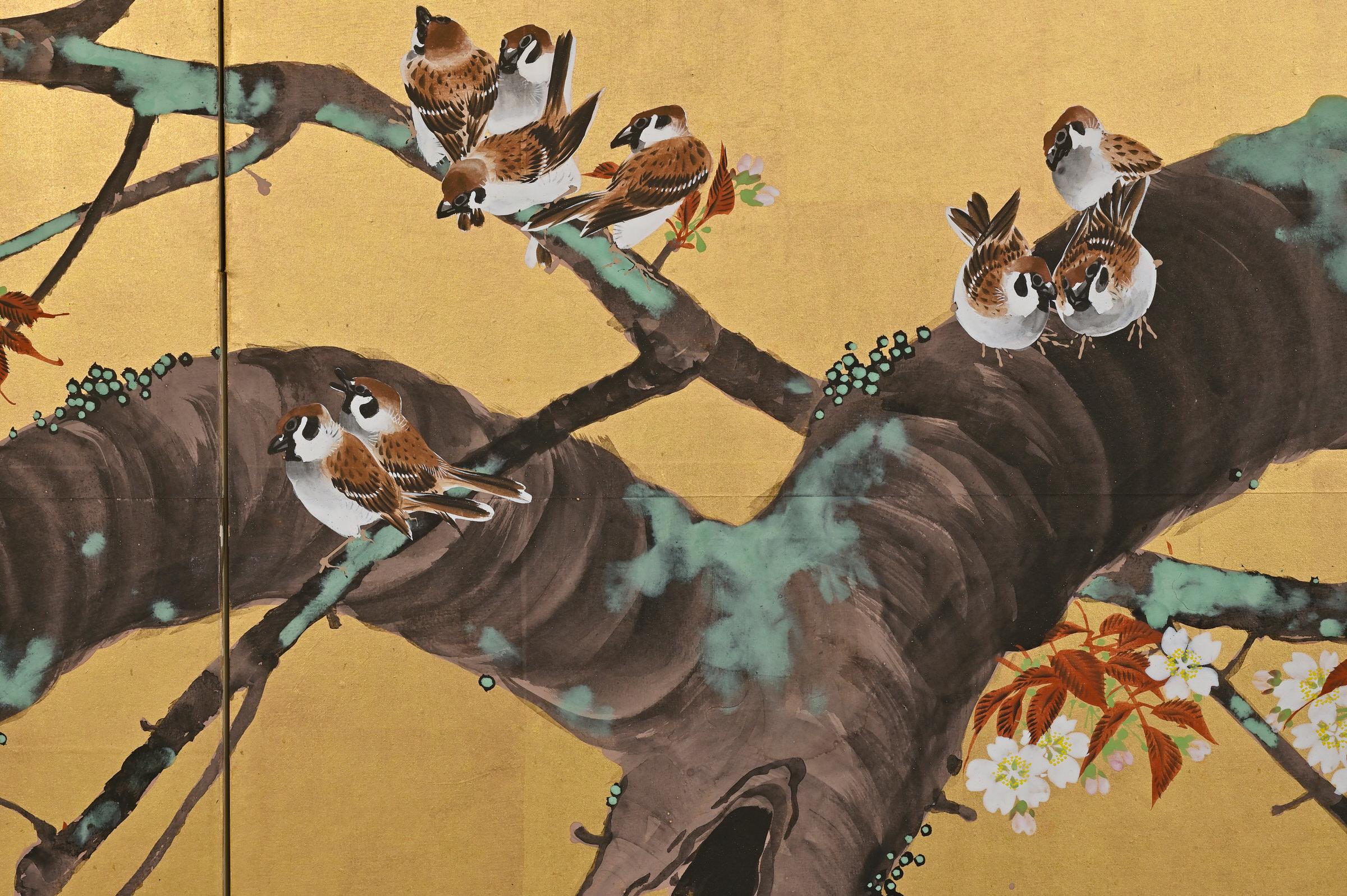 Paire de paravents japonais de l'époque Meiji, vers 1900, fleurs et oiseaux du printemps et de l'automne Bon état - En vente à Kyoto, JP