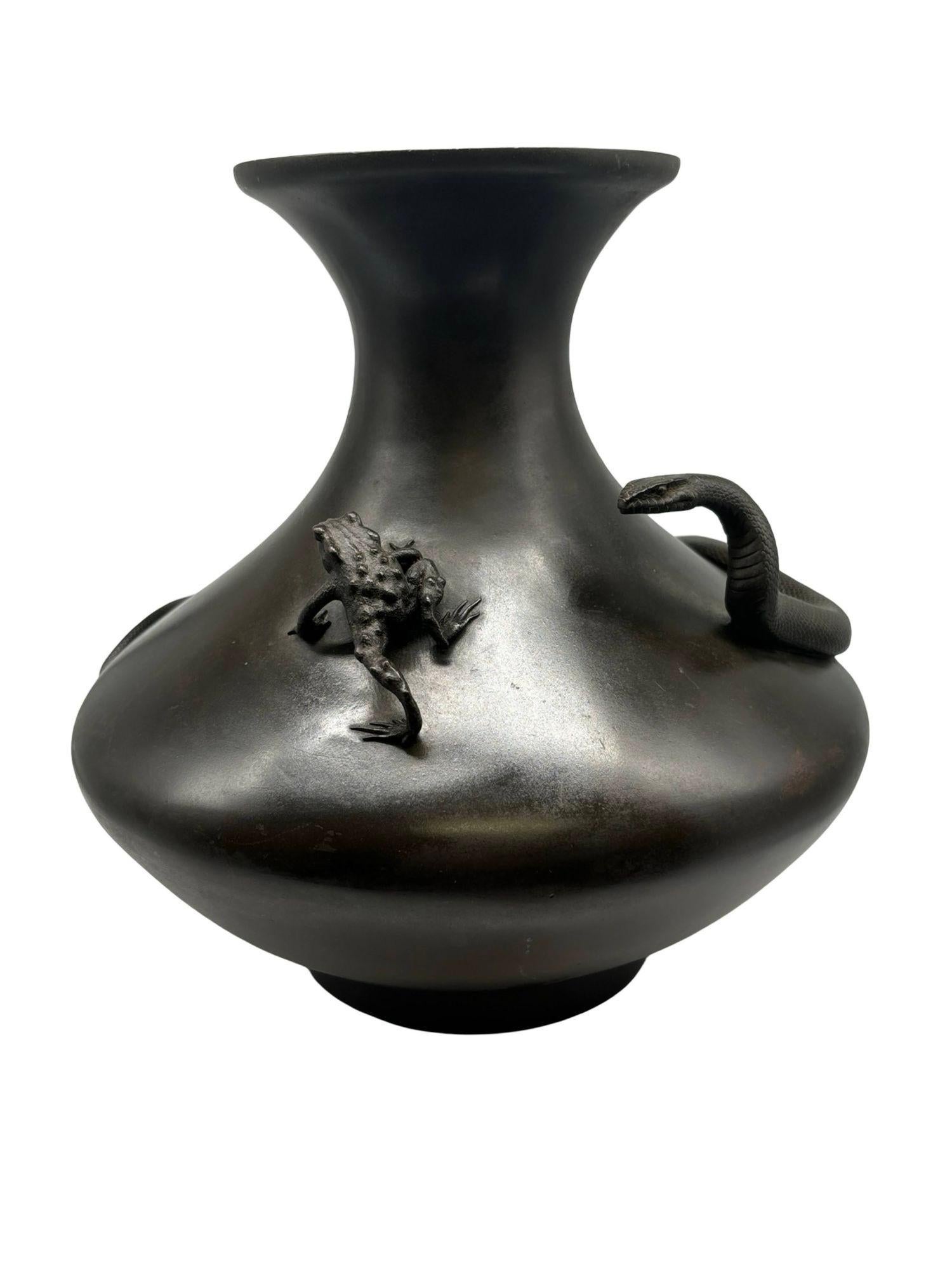 Meiji Era Hand Casted Japanese Bronze Vase of Snake & Hunting Frog 1