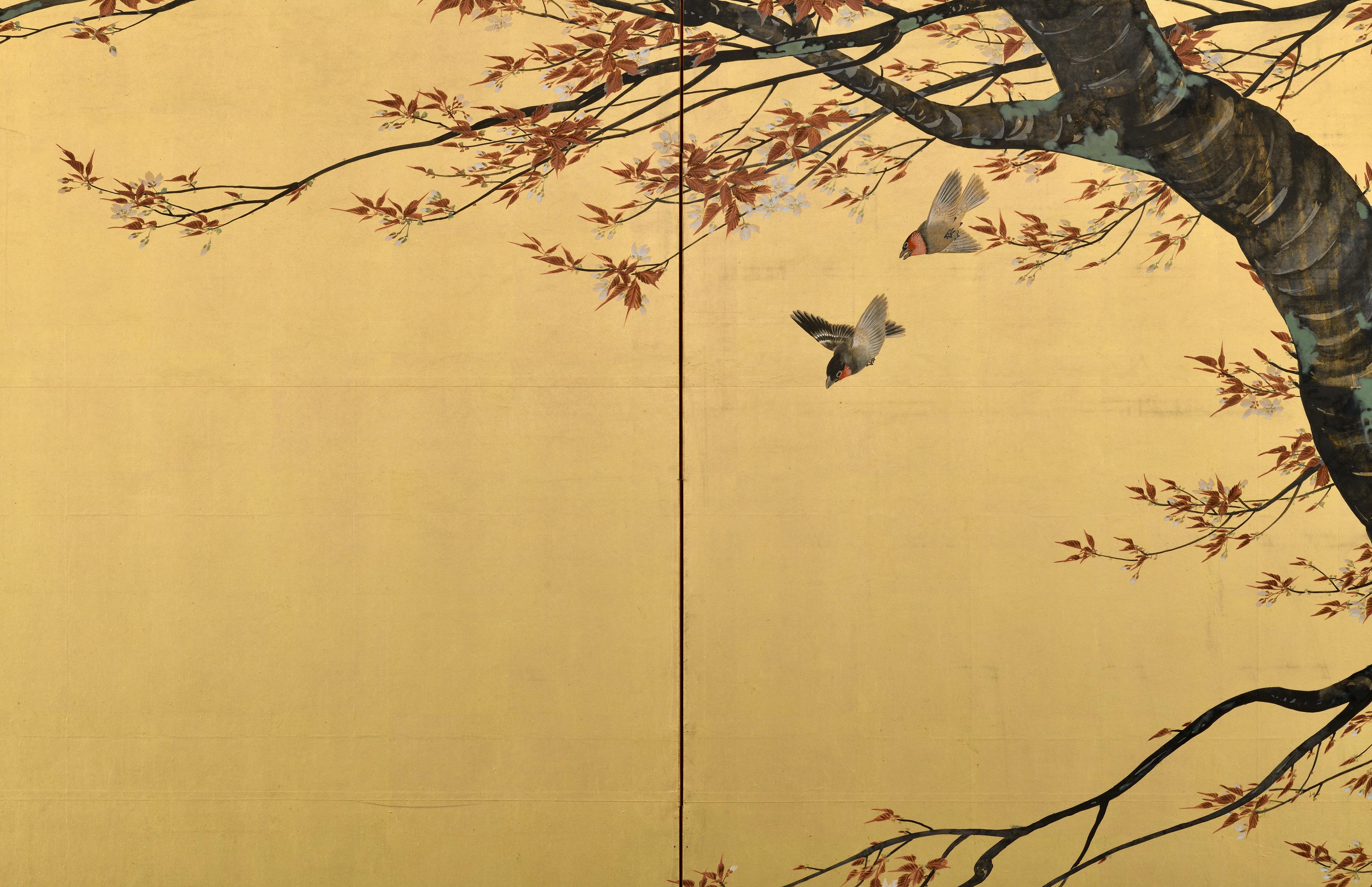Foglia d’oro Coppia di paraventi giapponesi dell'epoca Meiji, a due pannelli. Uccelli e fiori di primavera e autunno. in vendita
