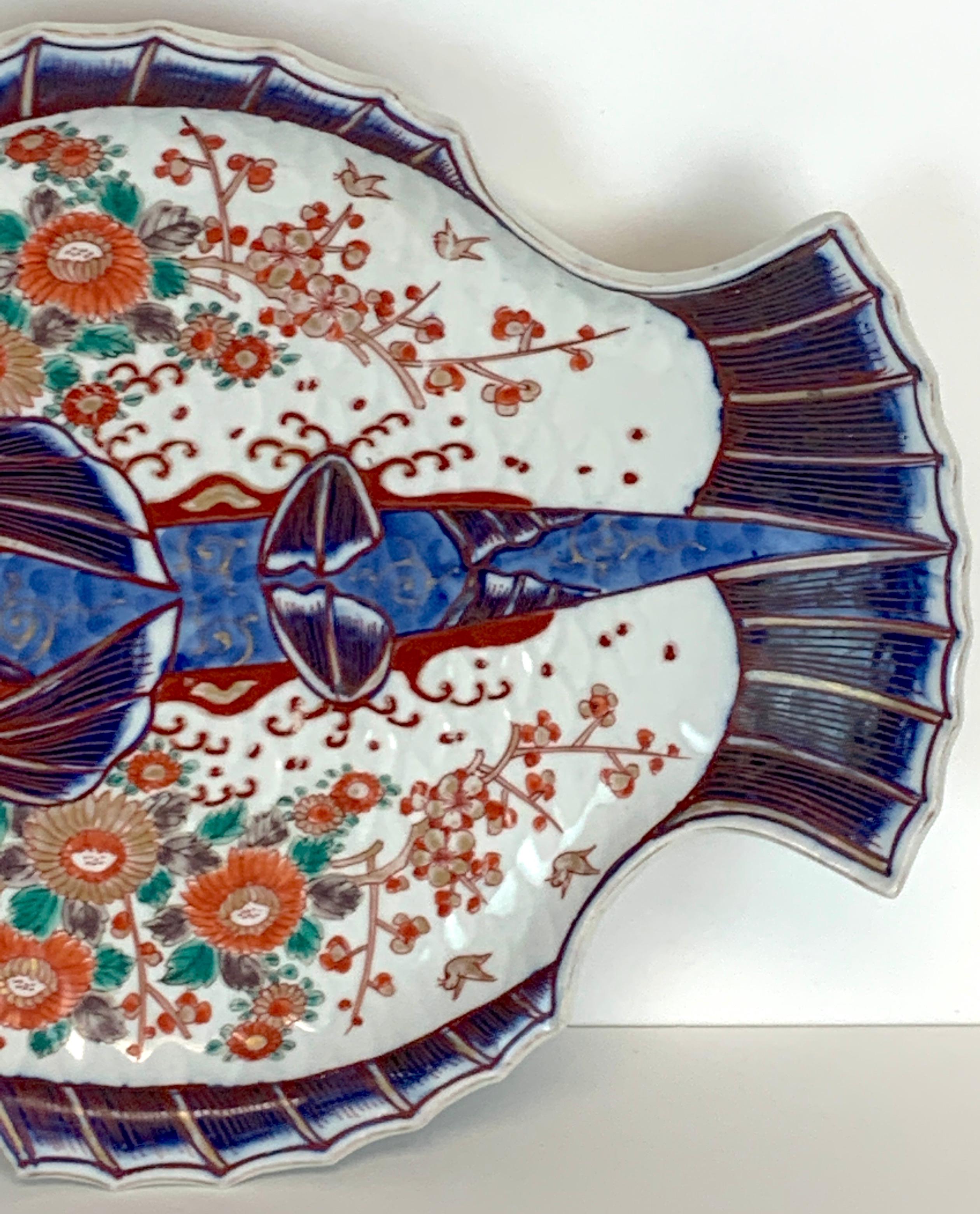 Meiji Imari Fish Plate, by Fukagawa V In Good Condition In West Palm Beach, FL