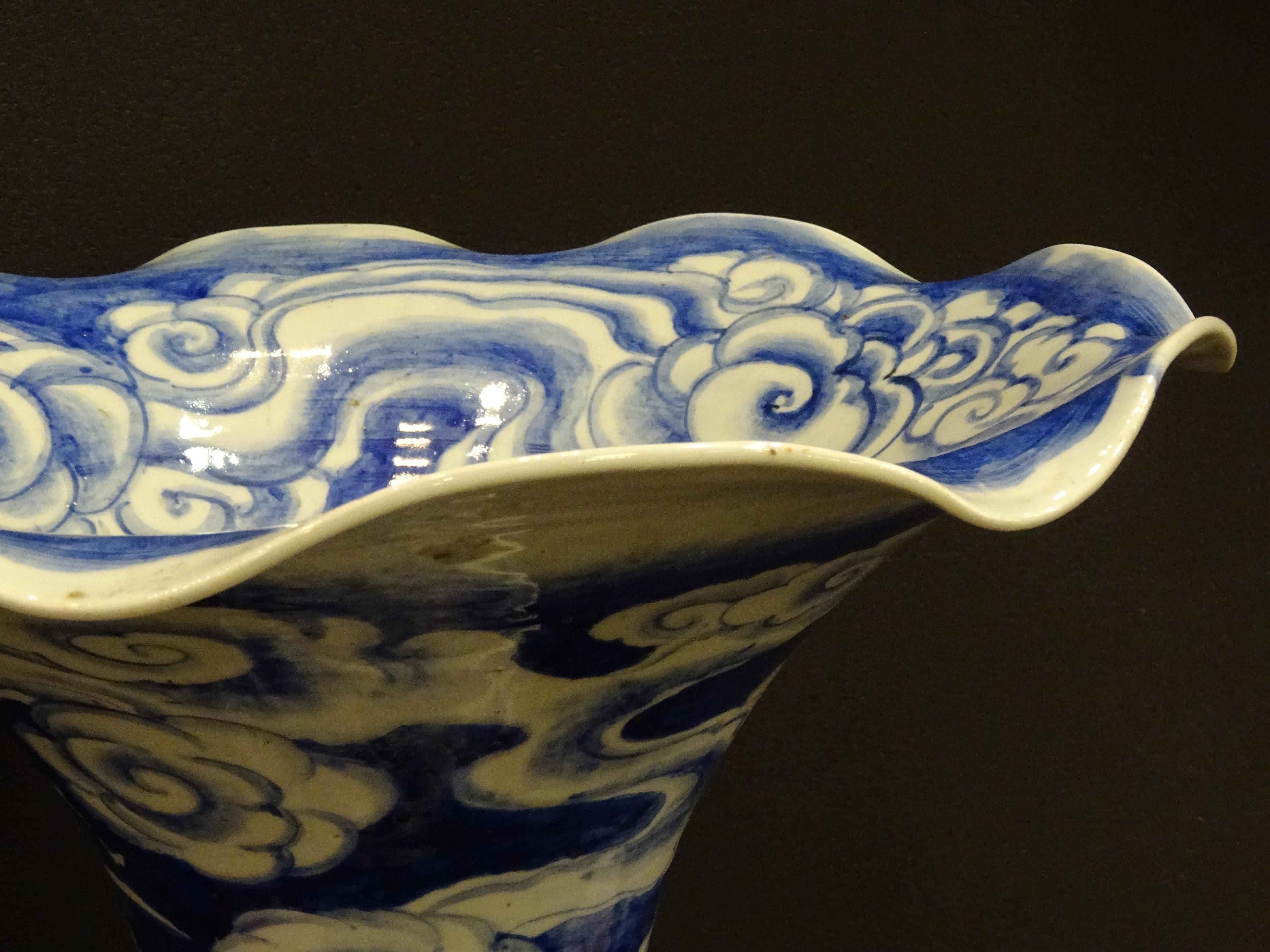 Meiji Japanese Great Blue and White Porcelain Vase, circa 1900 6