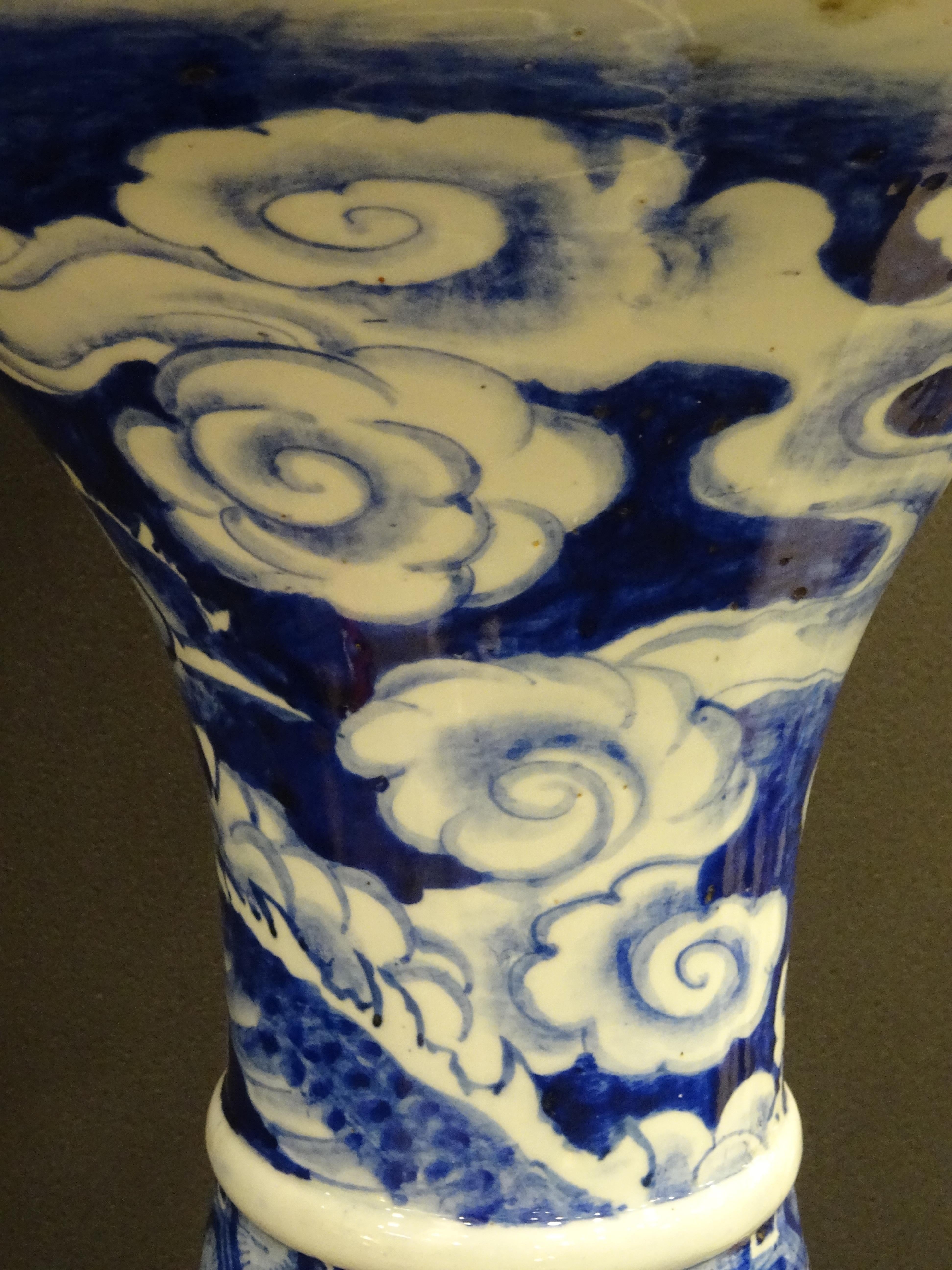 Meiji Japanese Great Blue and White Porcelain Vase, circa 1900 7