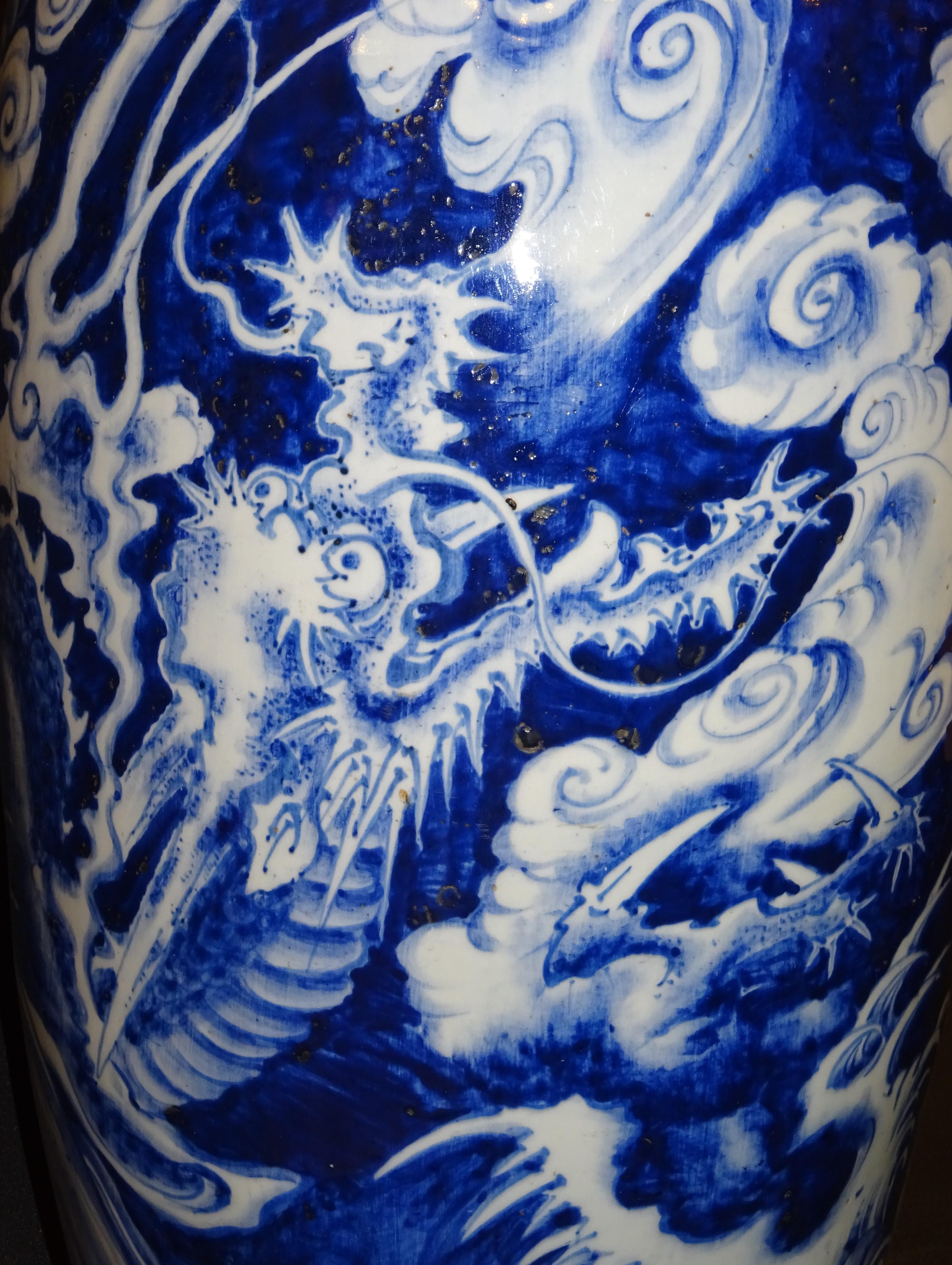 Meiji Japanese Great Blue and White Porcelain Vase, circa 1900 10
