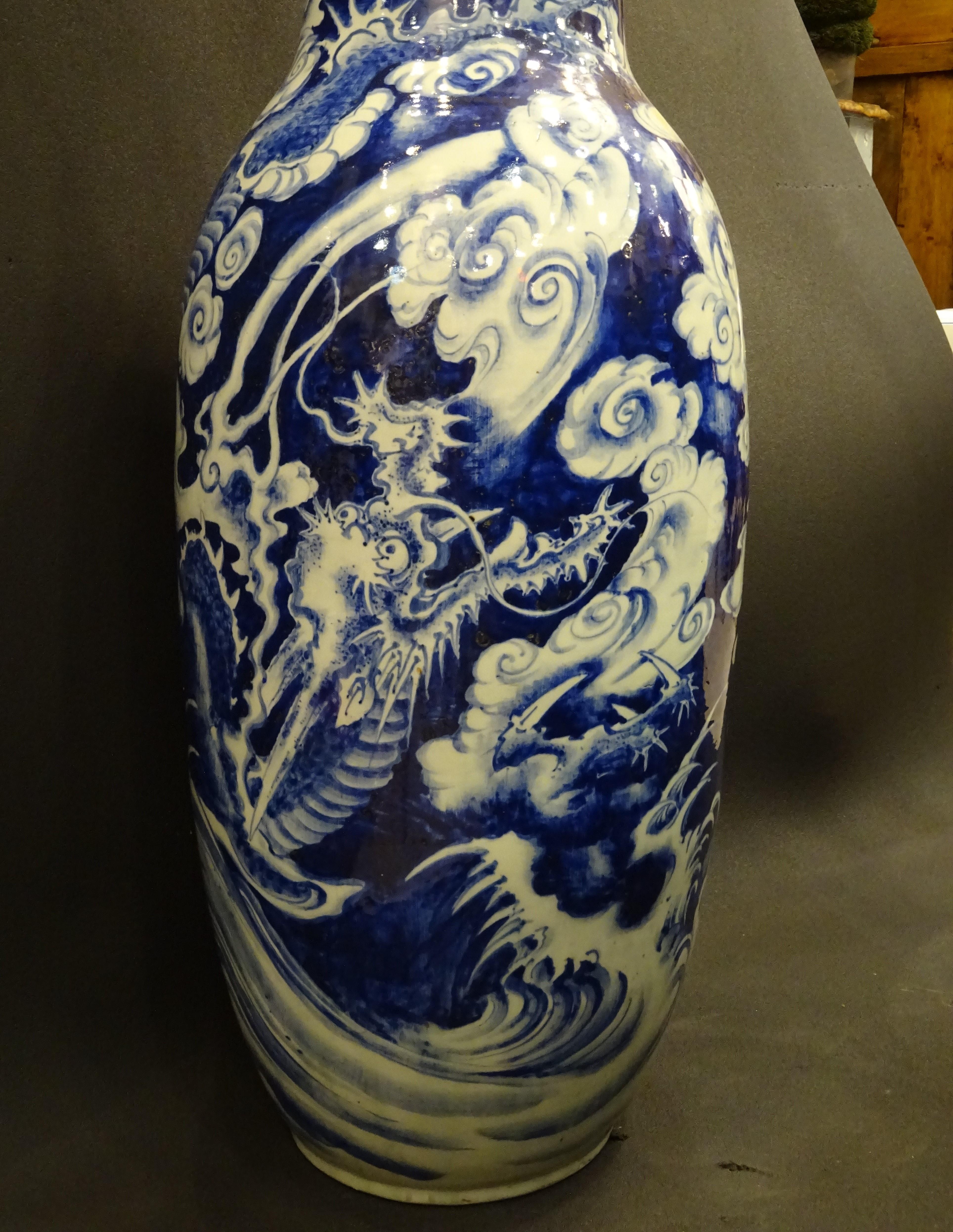 Meiji Japanese Great Blue and White Porcelain Vase, circa 1900 In Good Condition In Valladolid, ES