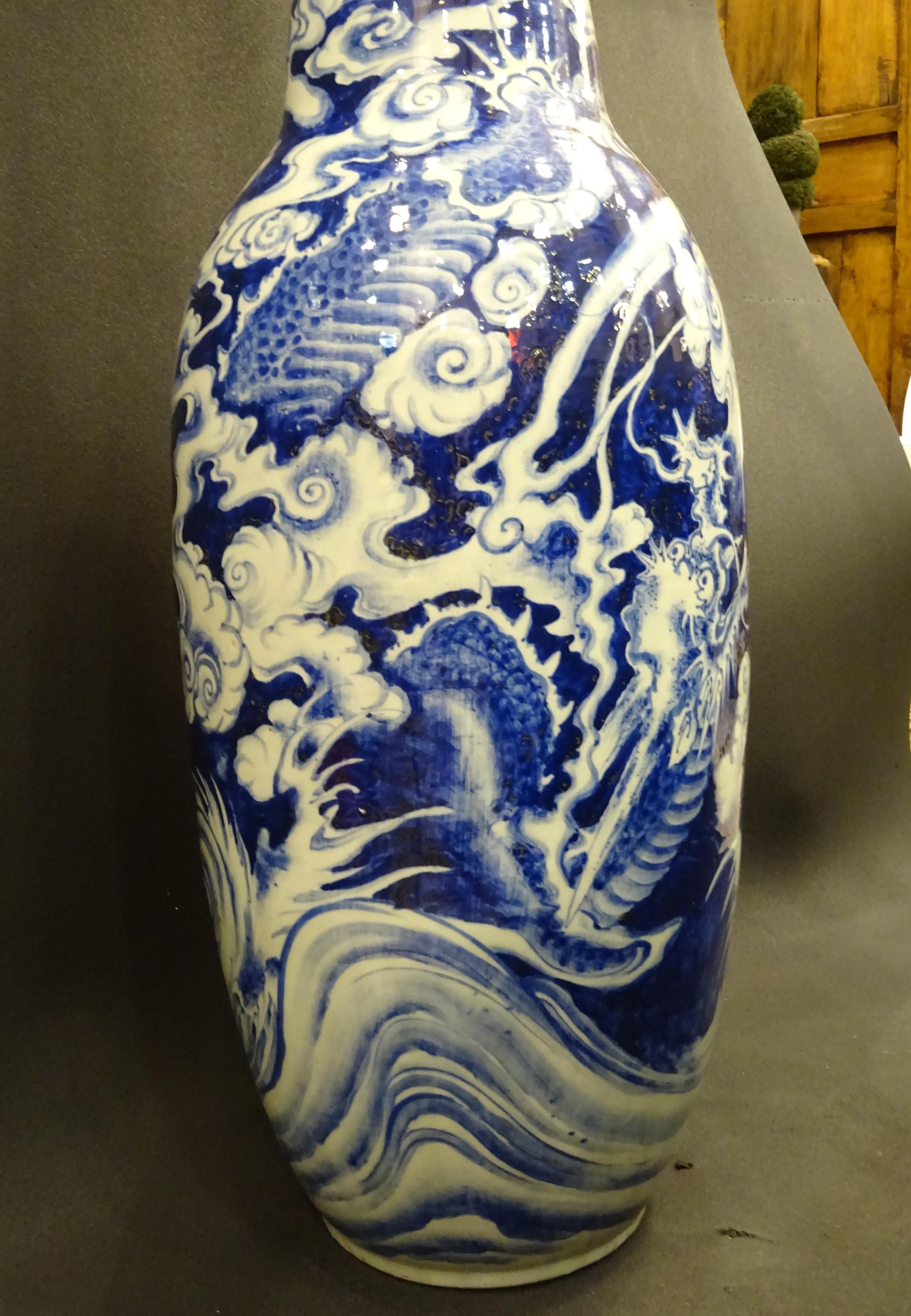 Meiji Japanese Great Blue and White Porcelain Vase, circa 1900 1
