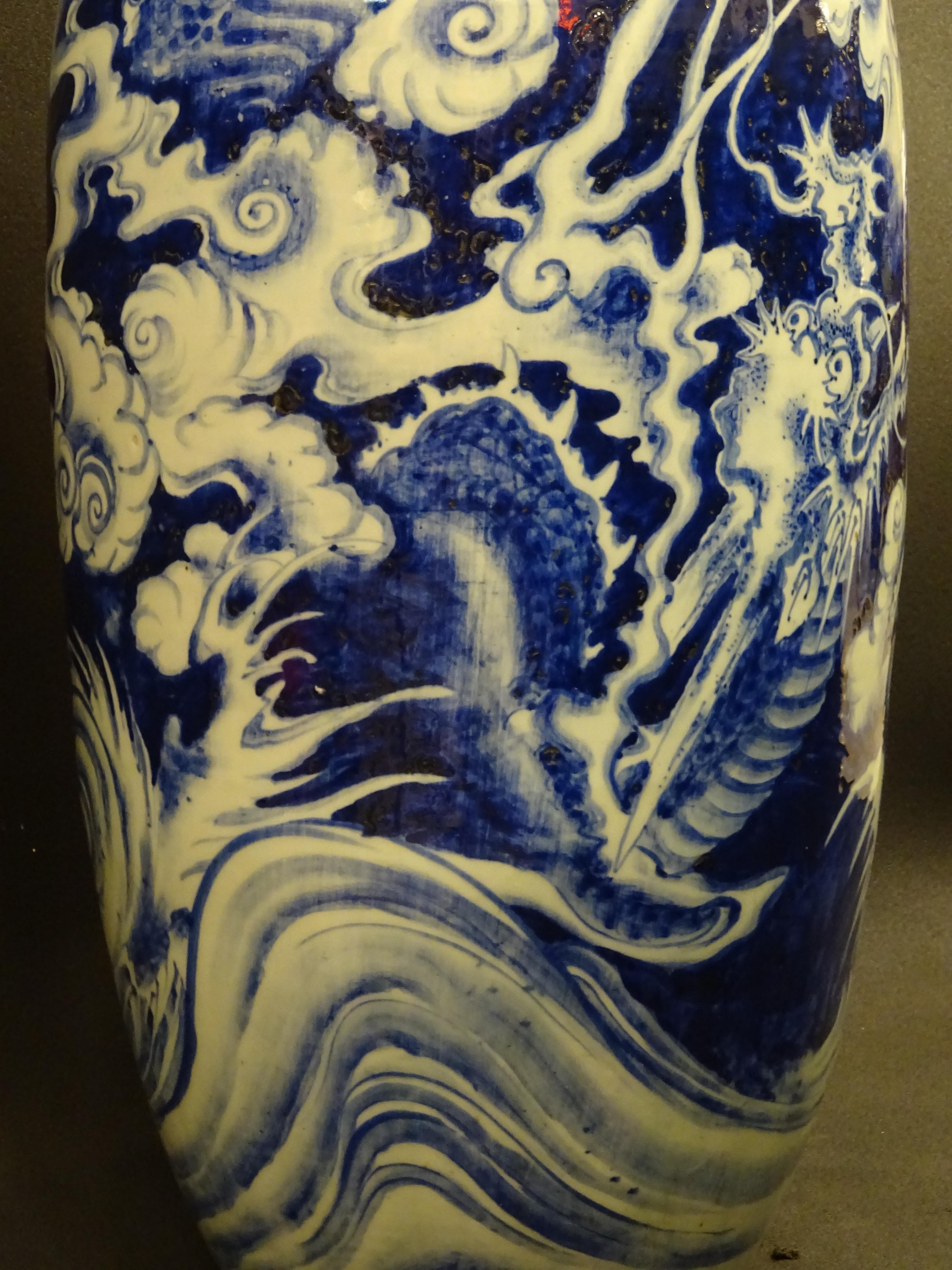 Meiji Japanese Great Blue and White Porcelain Vase, circa 1900 3