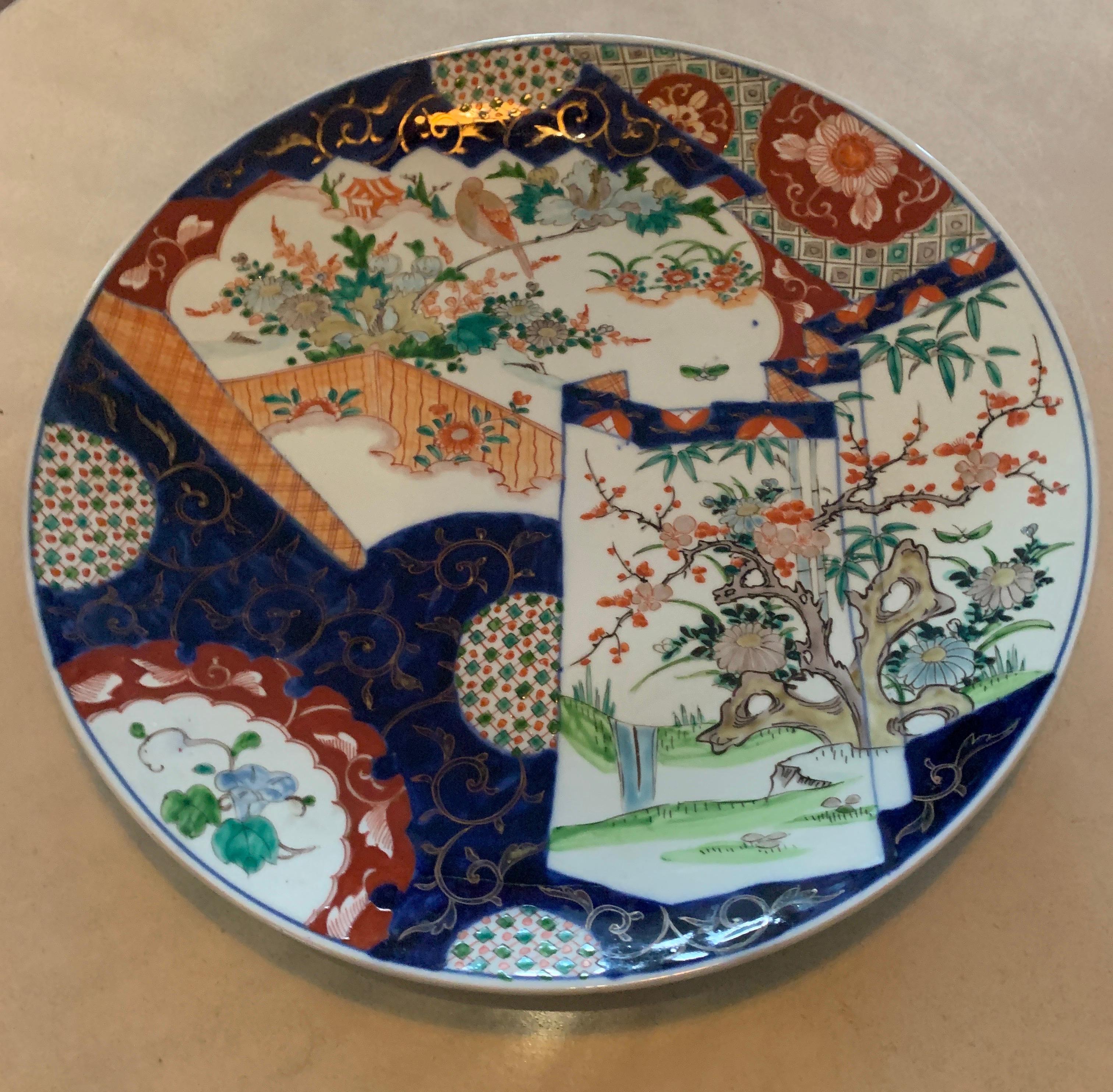 Meiji Japanese Porcelain Imari Charger In Good Condition For Sale In Los Angeles, CA