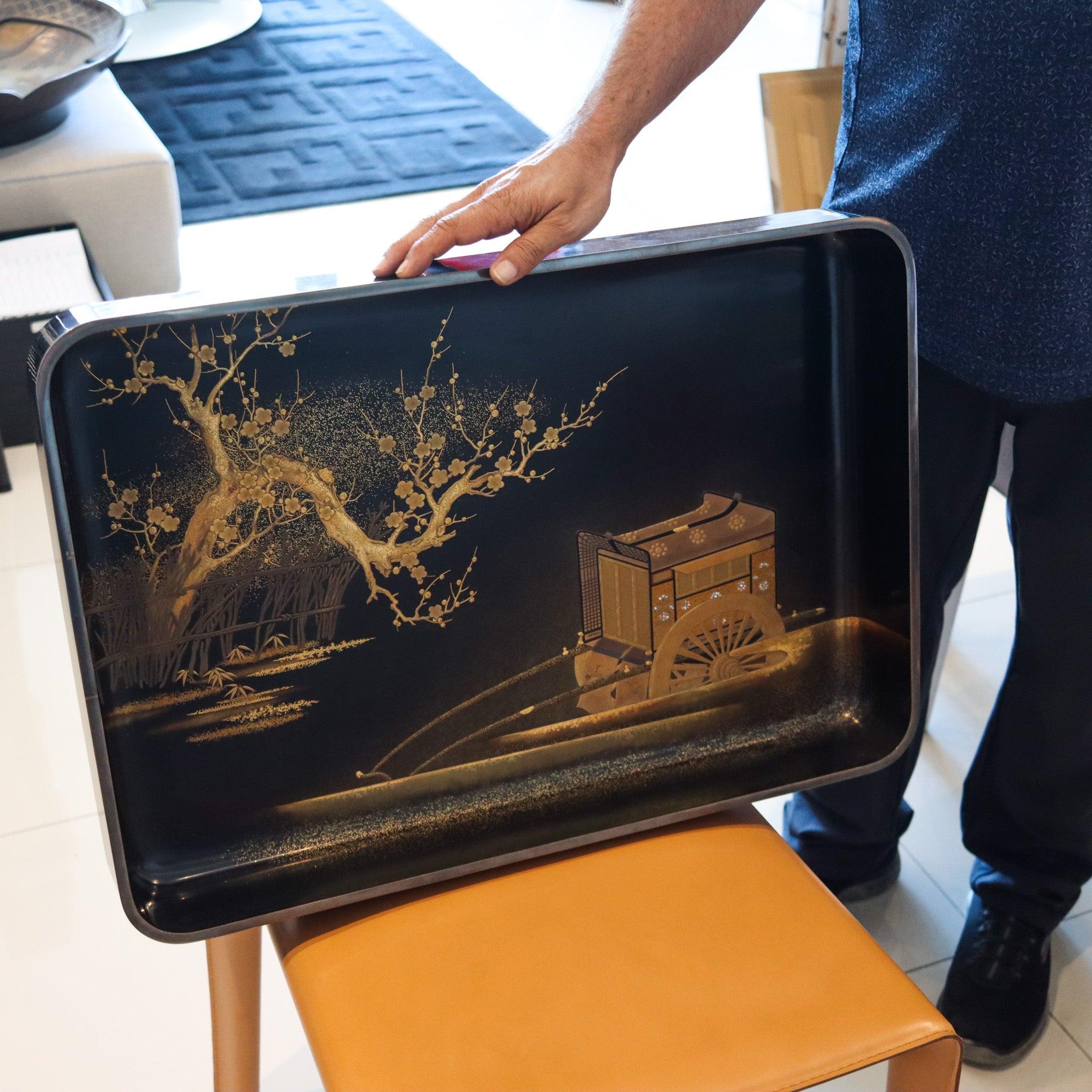 MEIJI PERIOD 1890 Maki-e Presentation Tray In Lacquer and Gold