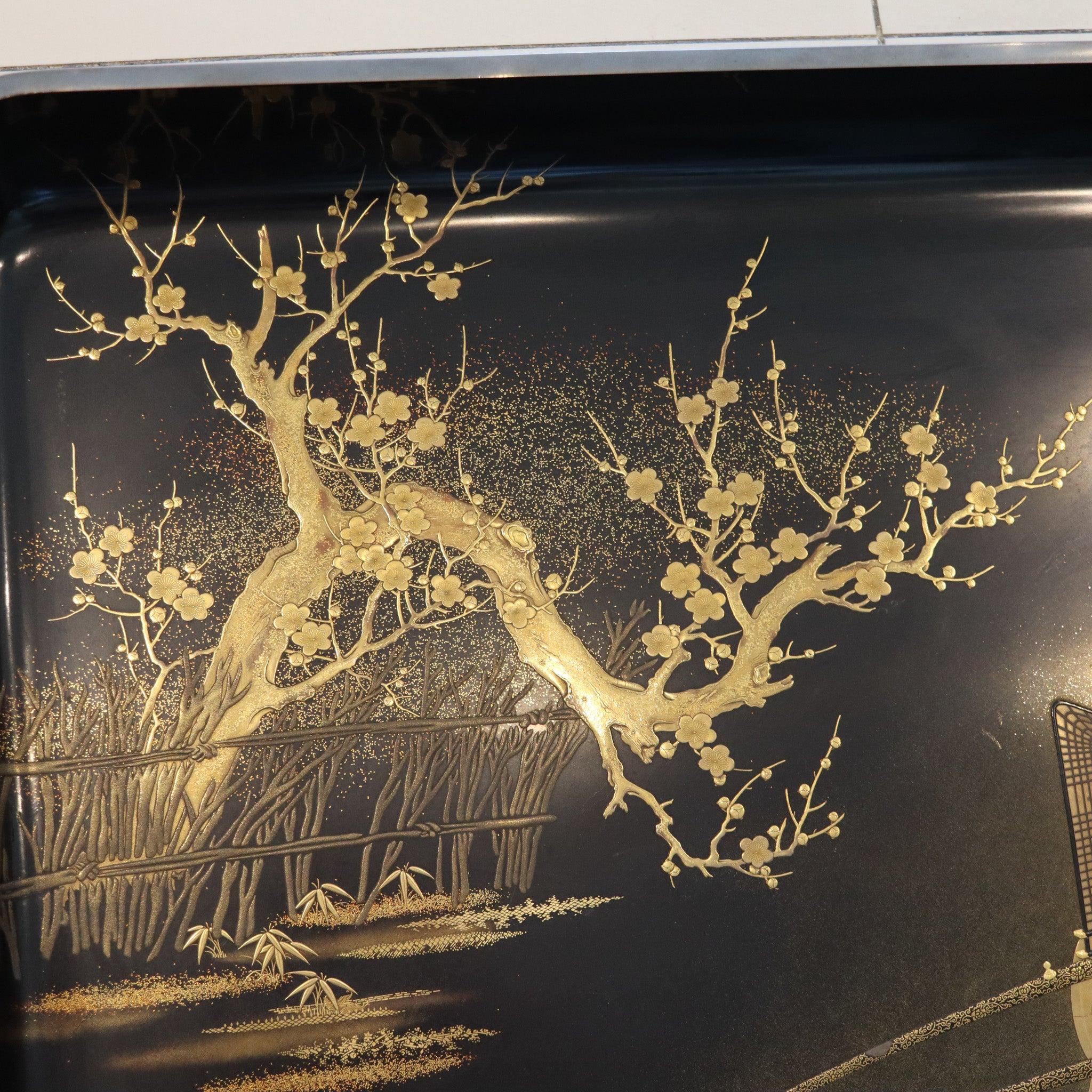 MEIJI PERIOD 1890 Maki-e Presentation Tray In Lacquer and Gold