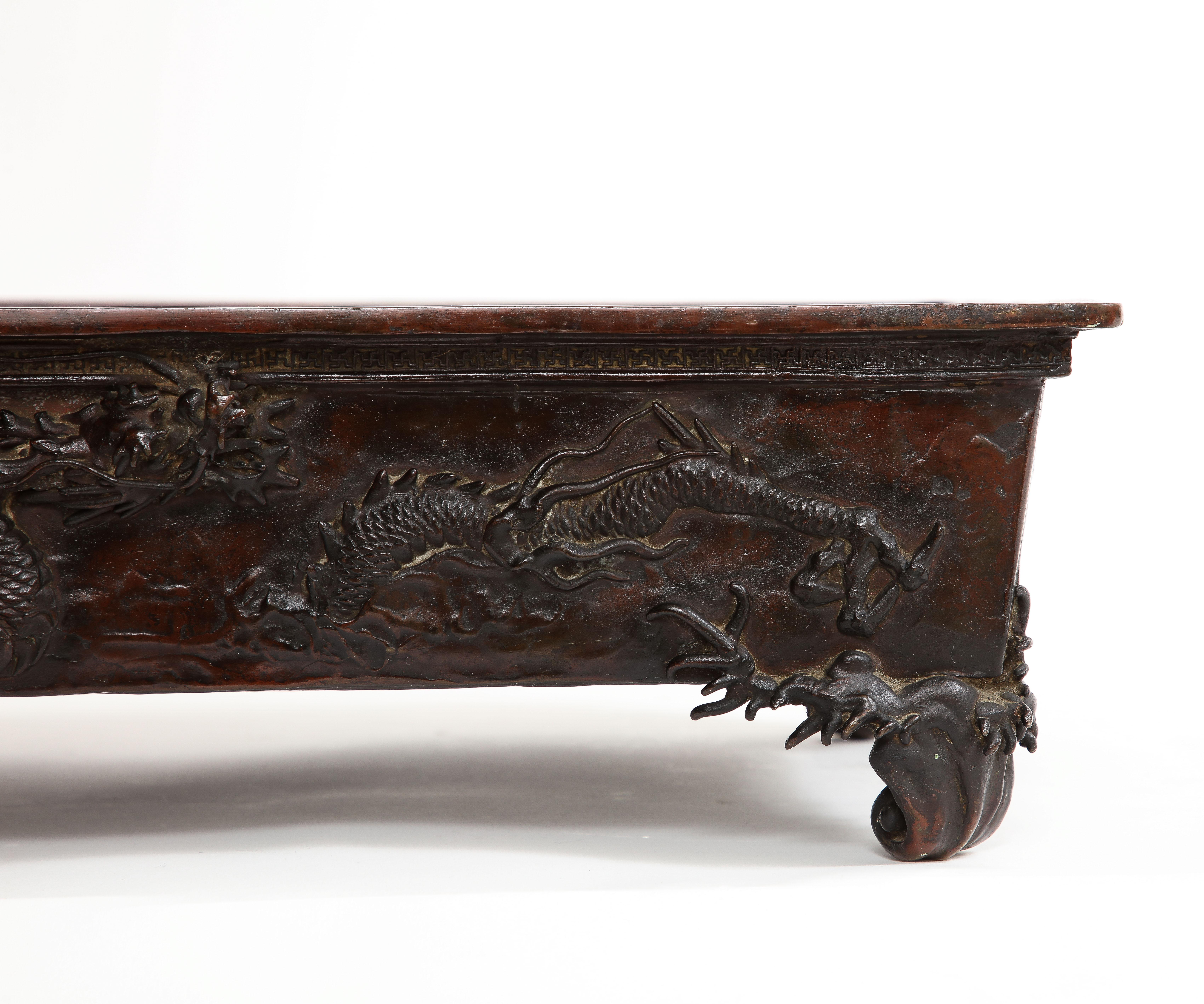 Cuenco de bronce para centro de mesa/planta de bonsái del periodo Meiji, 1890 en venta 4