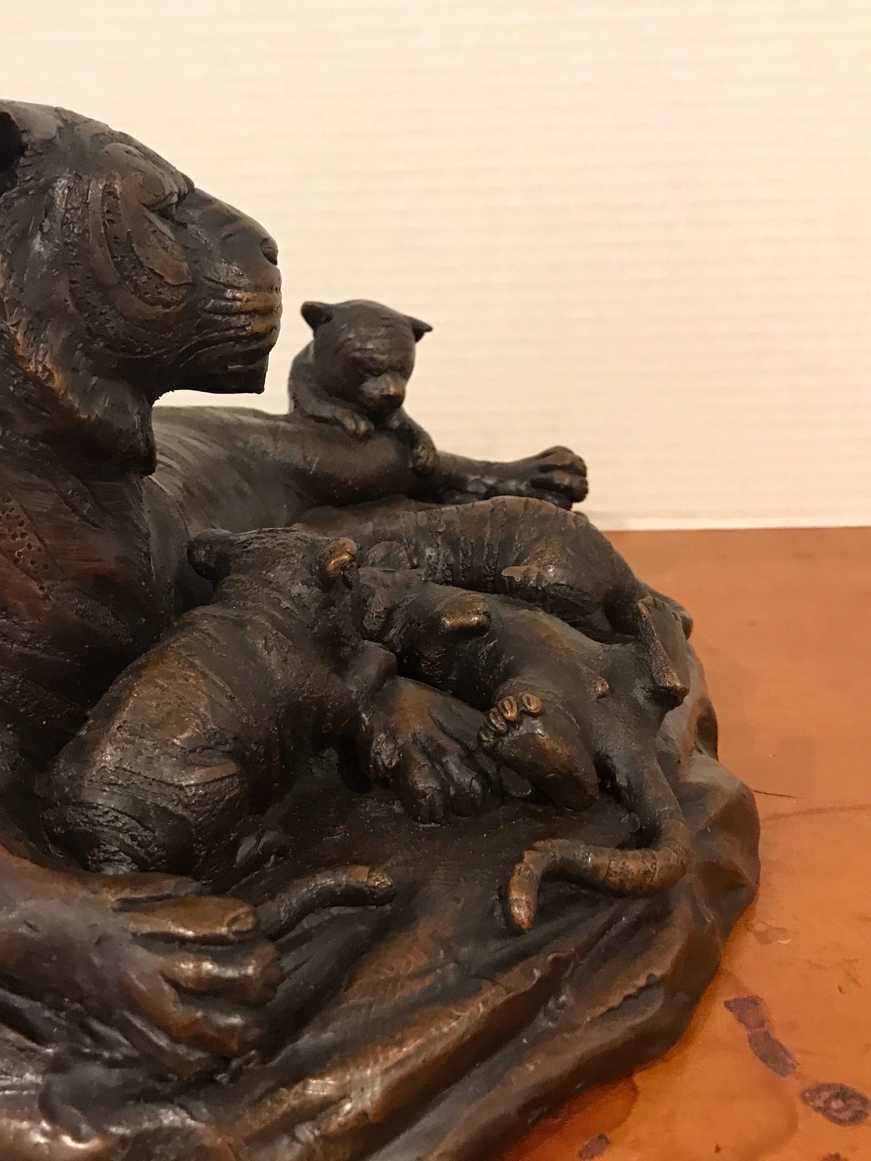 Meiji Period Bronze Grouping of Tigers For Sale 1