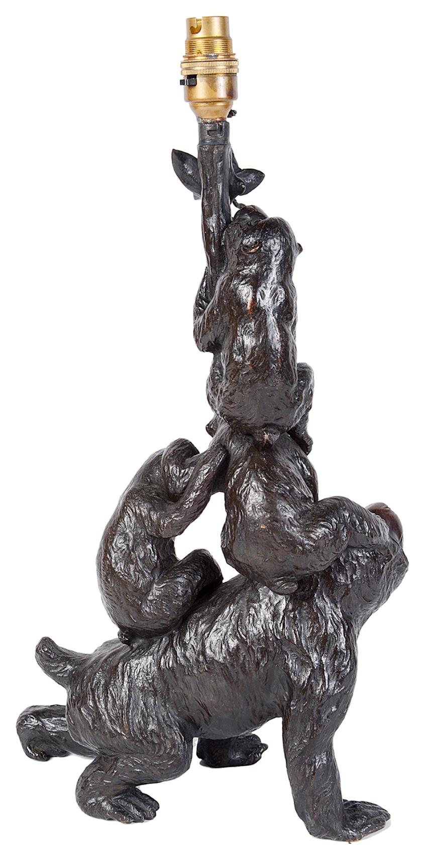 Bronzestudie der spielenden Affen aus der Meiji-Periode / Lampe im Zustand „Gut“ im Angebot in Brighton, Sussex