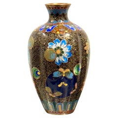 Cloisonné-Kabinettvase aus der Meiji-Periode mit Zwiebeln