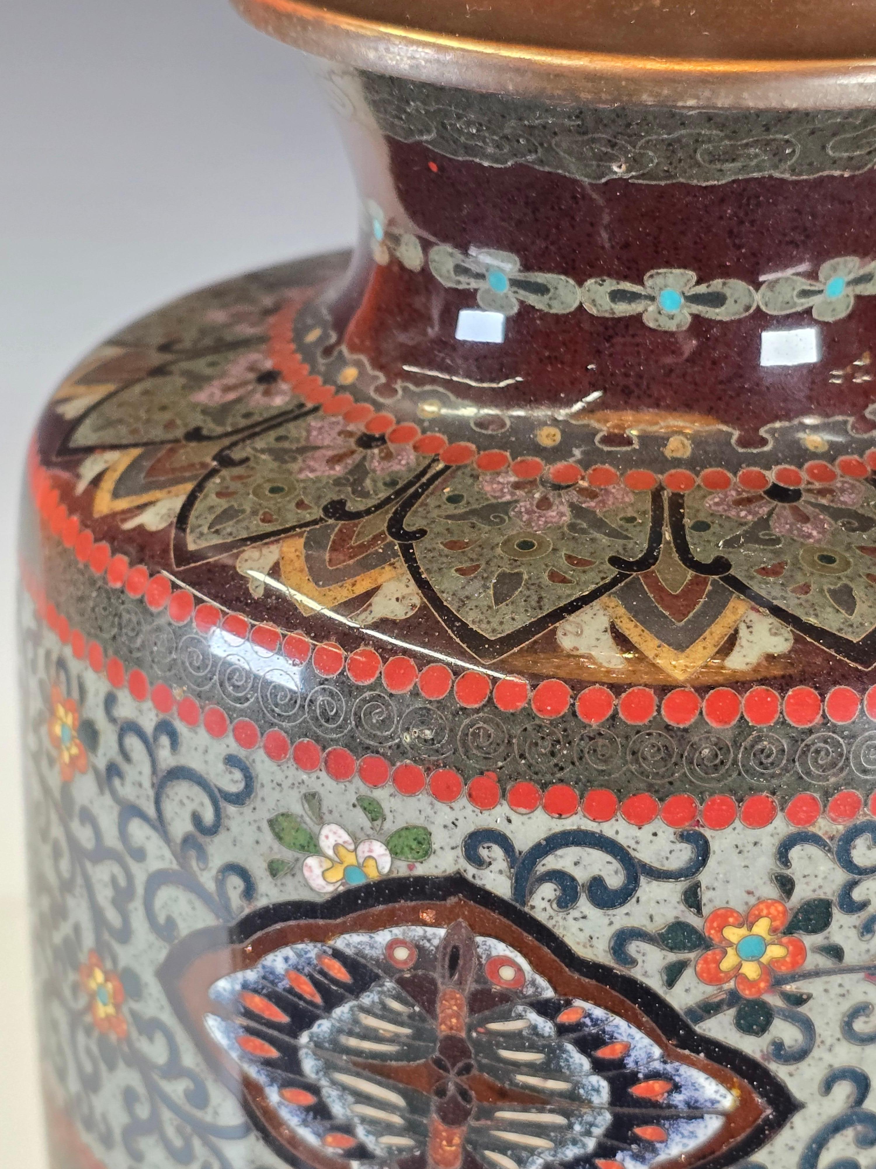 Meiji period Cloissone Lamp In Good Condition For Sale In Kilmarnock, VA