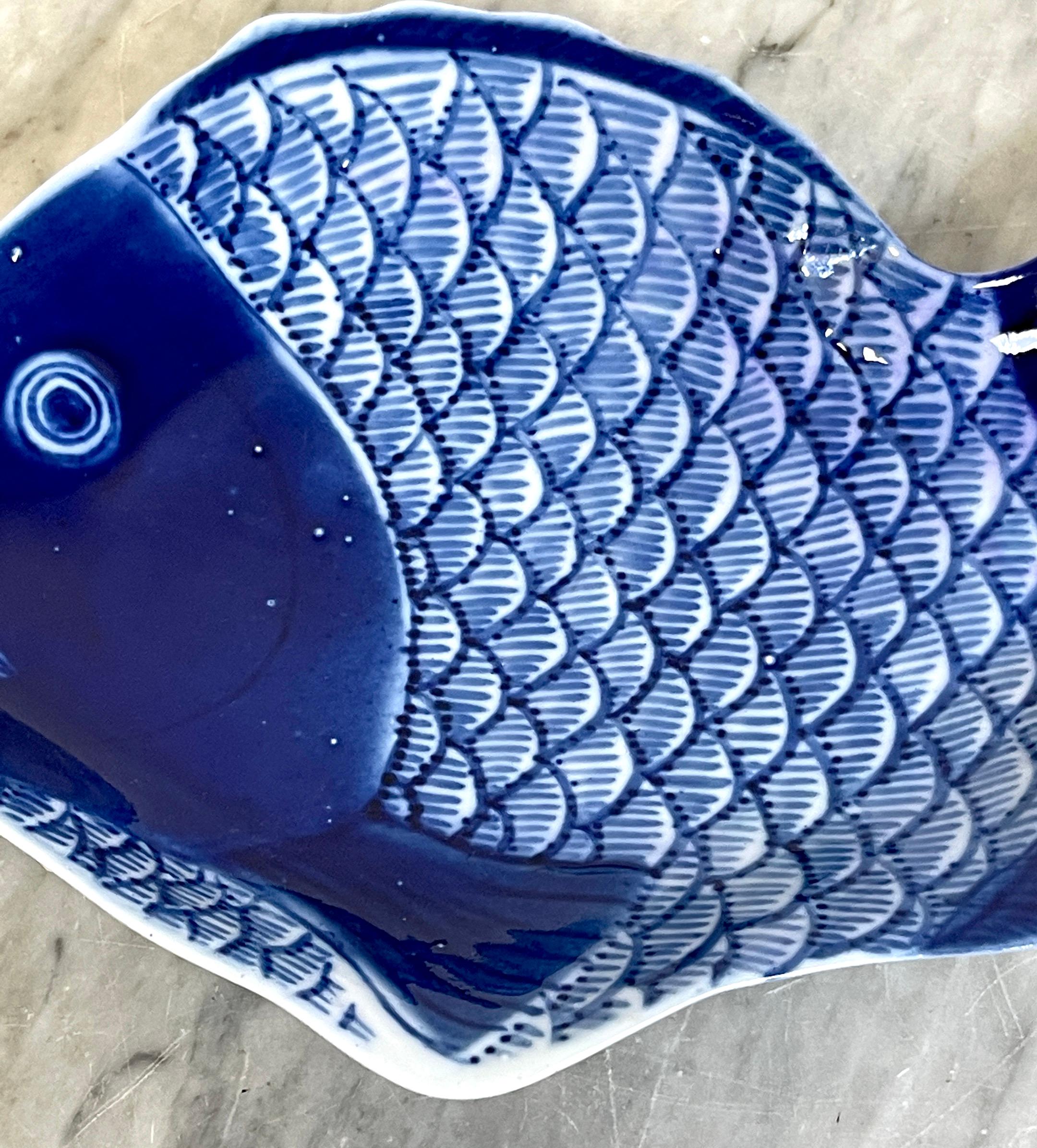 Meiji Period Fukagawa Blue & White Fish Plates, 2 Available For Sale 4