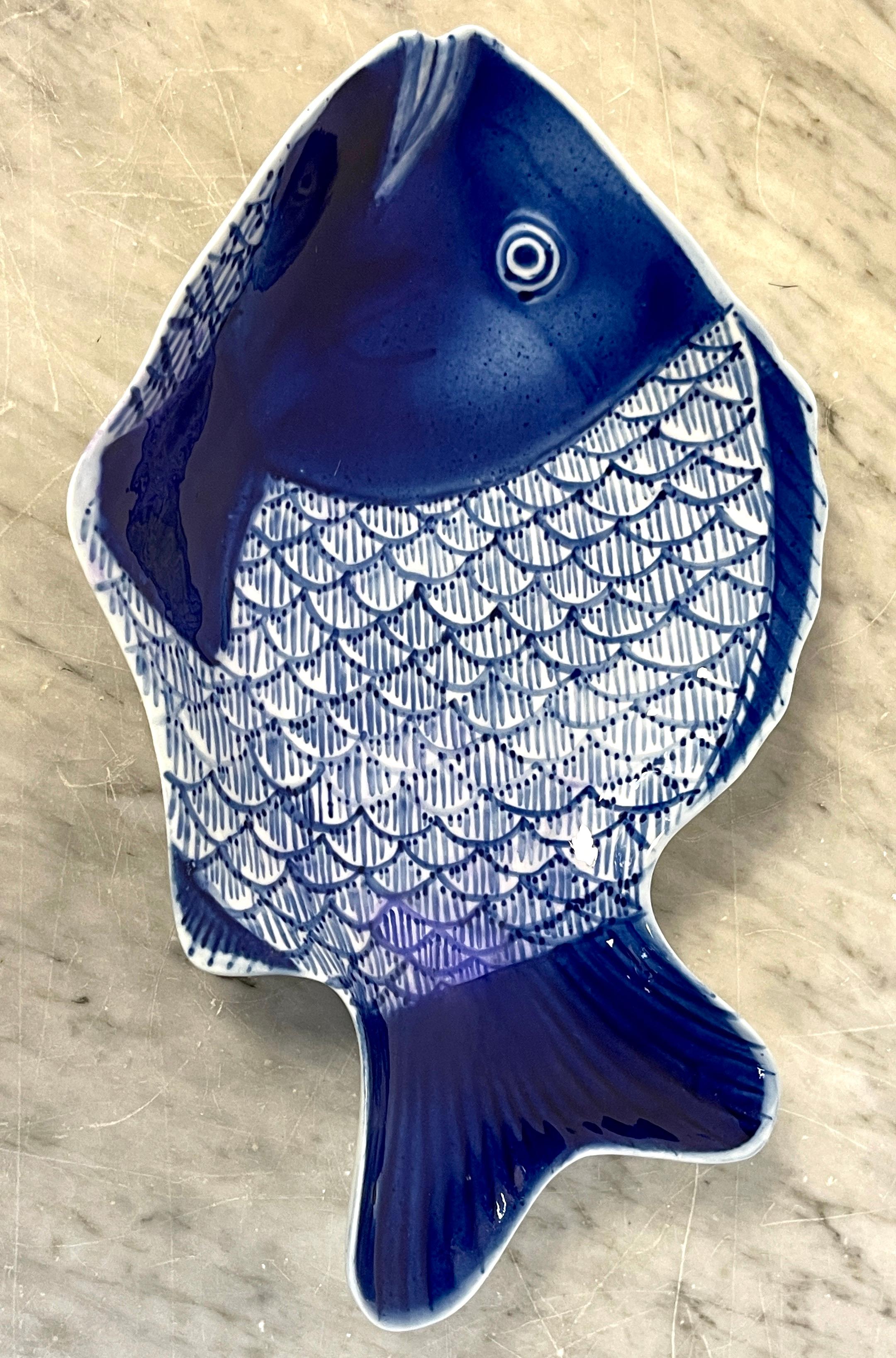 Enameled Meiji Period Fukagawa Blue & White Fish Plates, 2 Available For Sale