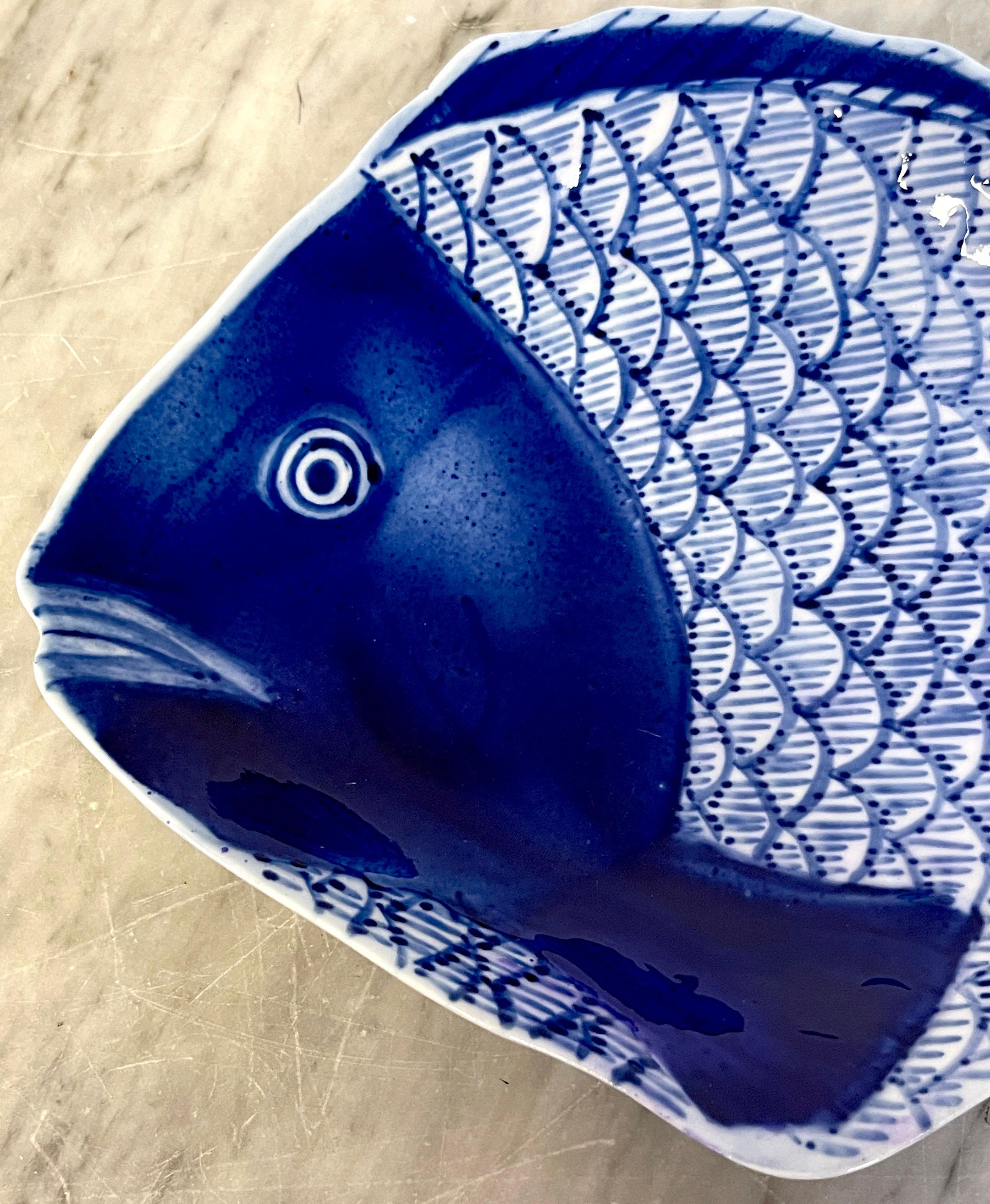 Meiji Period Fukagawa Blue & White Fish Plates, 2 Available In Good Condition For Sale In West Palm Beach, FL