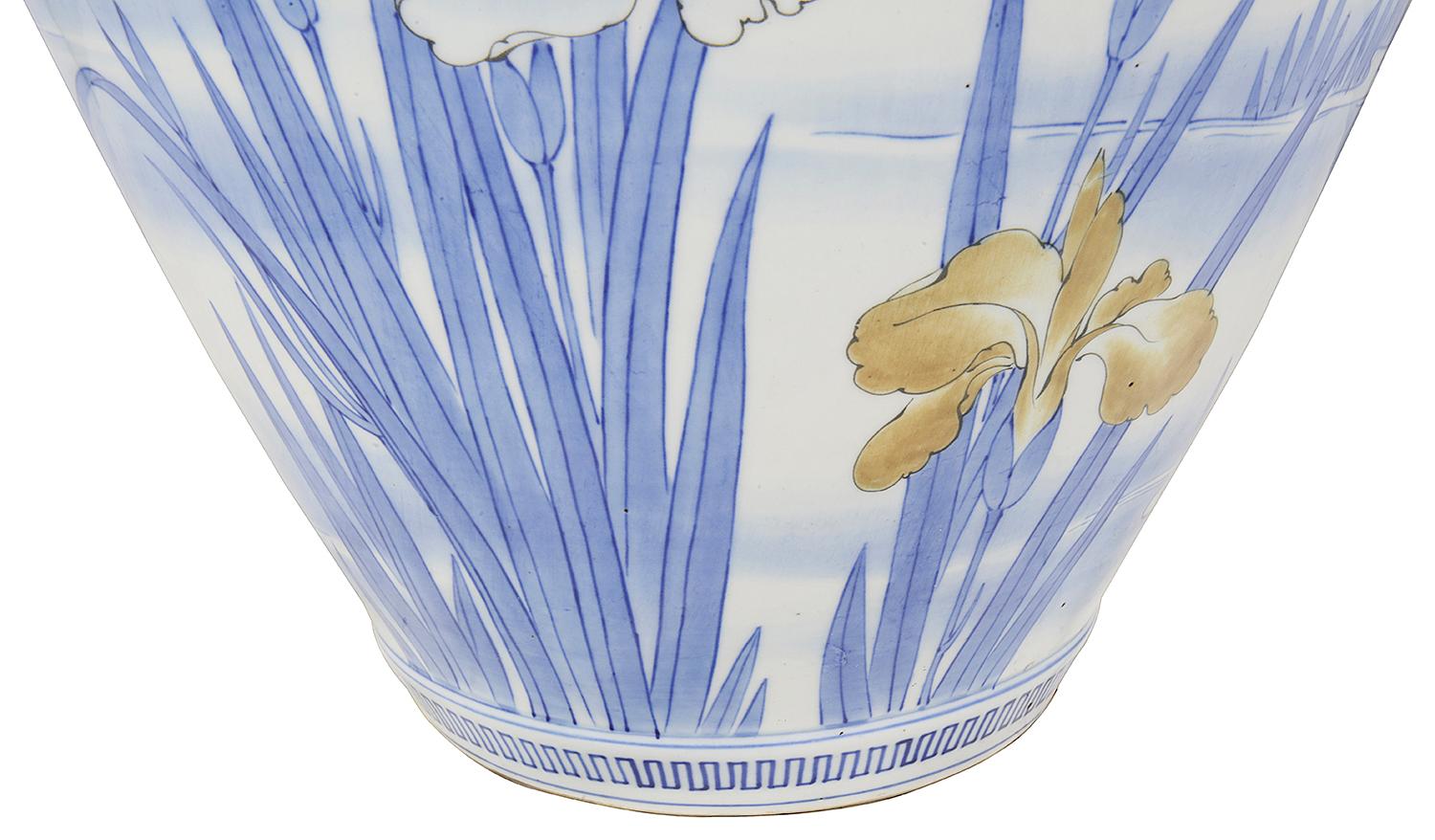 Vase à couvercle en porcelaine de Fukagawa de la période Meiji Bon état - En vente à Brighton, Sussex