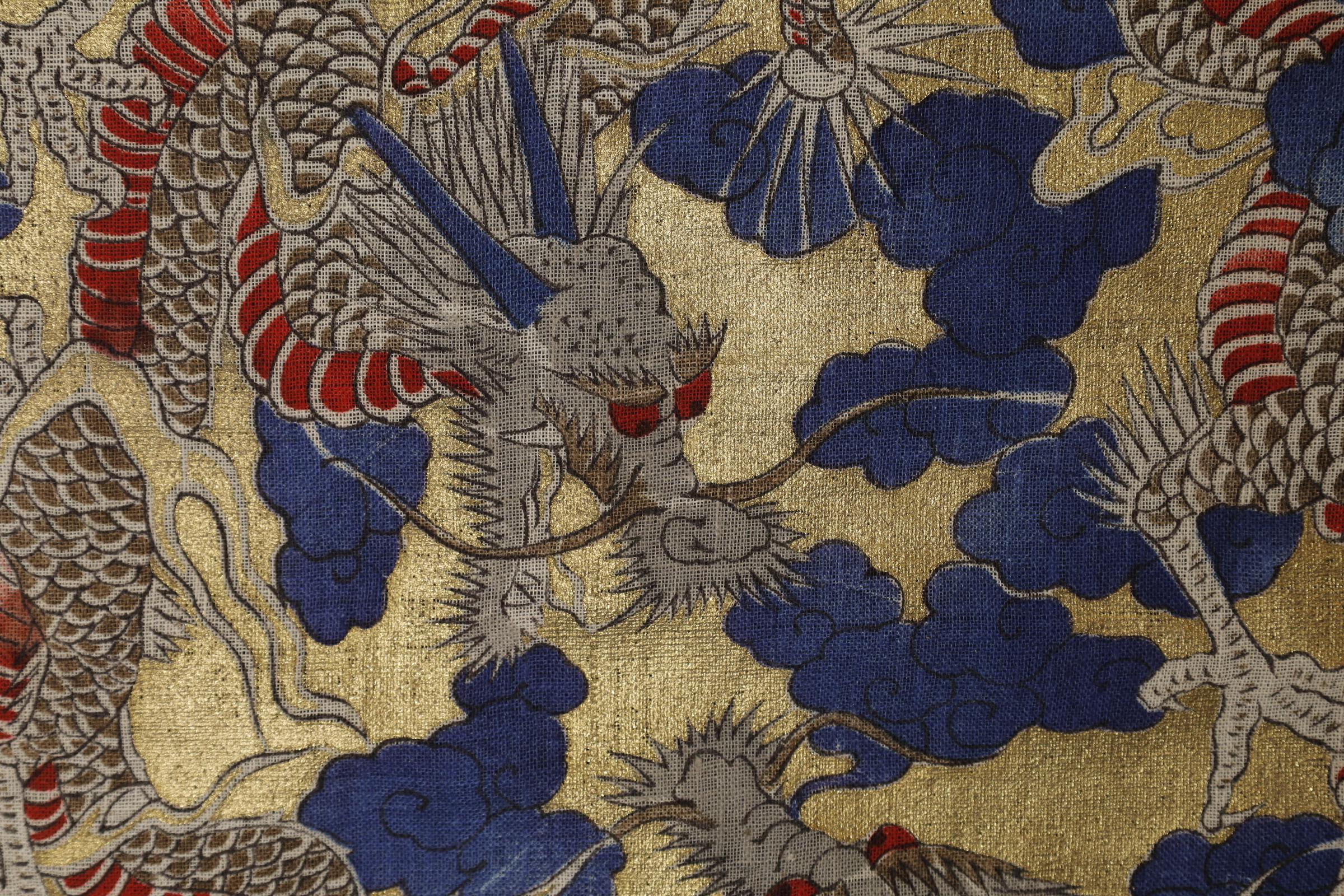 Meiji Period Golden Dragon Zabuton Covers by Tanaka Rishichi In Excellent Condition For Sale In Fukuoka, JP