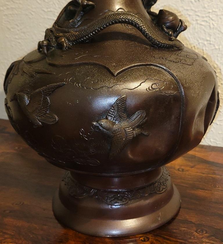 Meiji Period High Quality Japanese Bronze Vase by Yoshida Zo For Sale 5