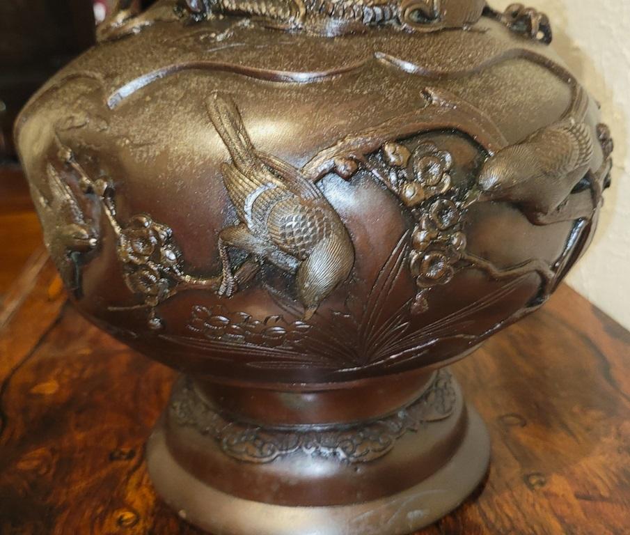 Hochwertige japanische Bronzevase aus der Meiji-Periode von Yoshida Zo im Angebot 9
