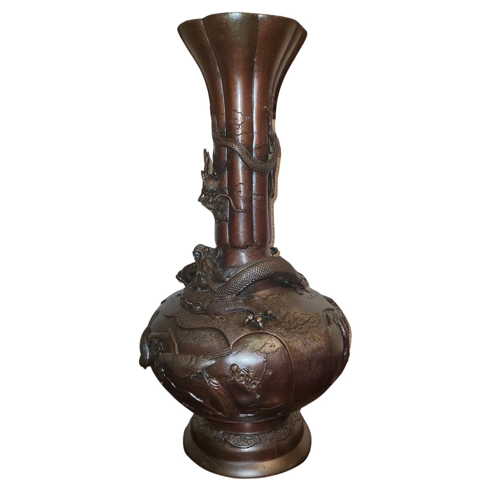 Meiji Period High Quality Japanese Bronze Vase by Yoshida Zo For Sale