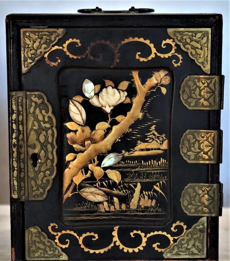 Japanese Meiji Period Ivory and Mother-of-Pearl Inlaid lacquer box, Japan 19th Century