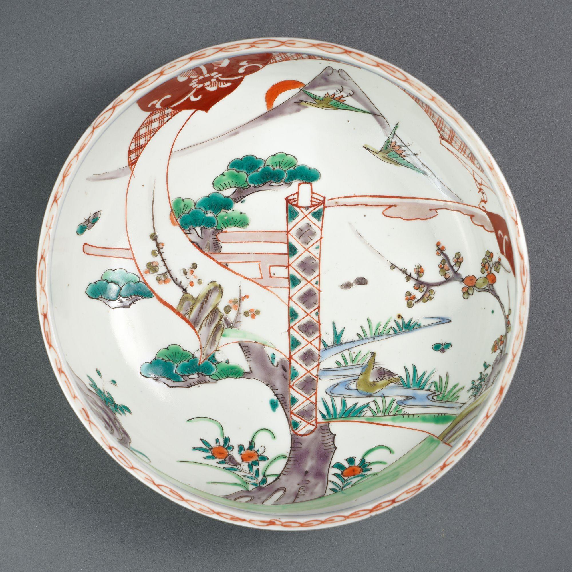 Japanische Arita-Schale aus der Meiji-Periode, ca. 1850-1900 im Zustand „Gut“ im Angebot in Kenilworth, IL