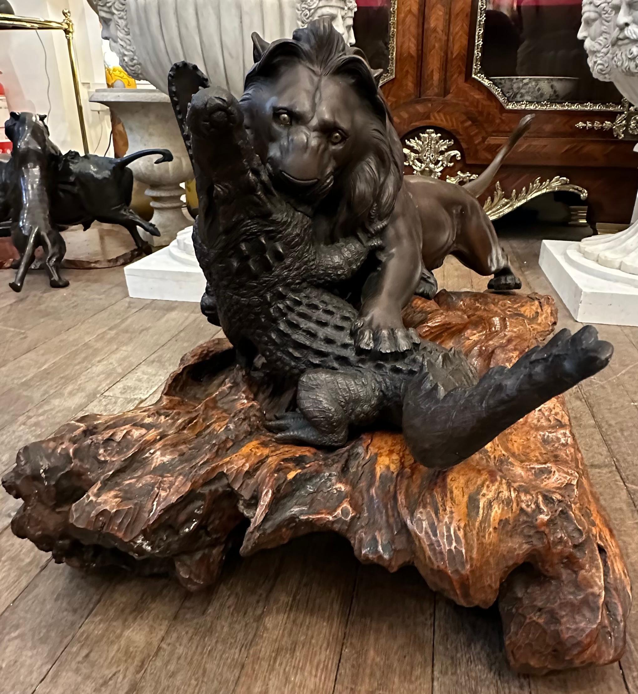 Meiji Period Japanese Bronze Lion And Crocodile On Wooden Base In Good Condition For Sale In Southall, GB