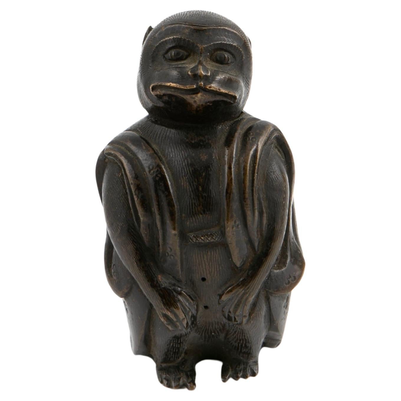 Kleine japanische Bronze-Affenskulptur aus der Meiji-Zeit