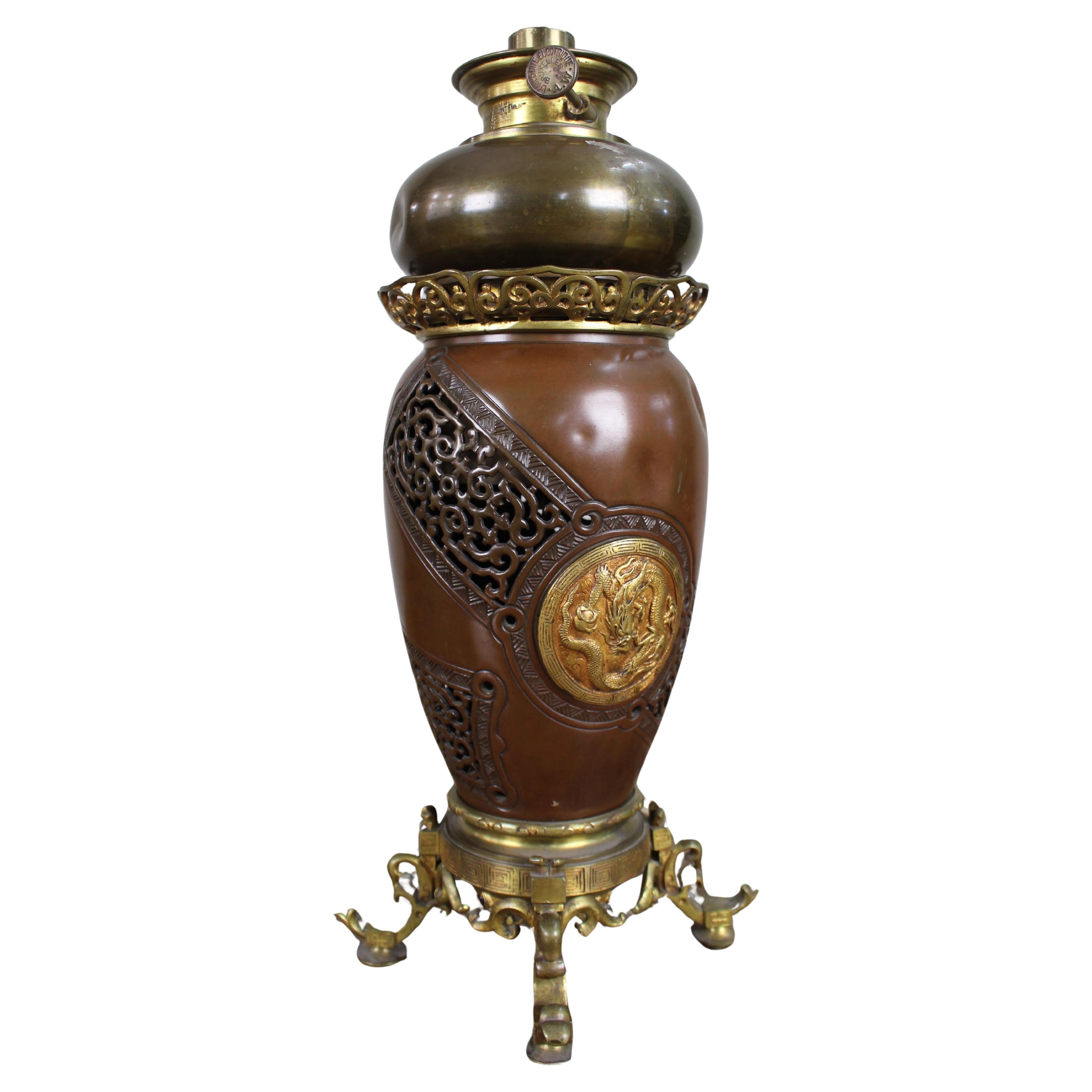 Lámpara de aceite japonesa de bronce del periodo Meiji c.1900