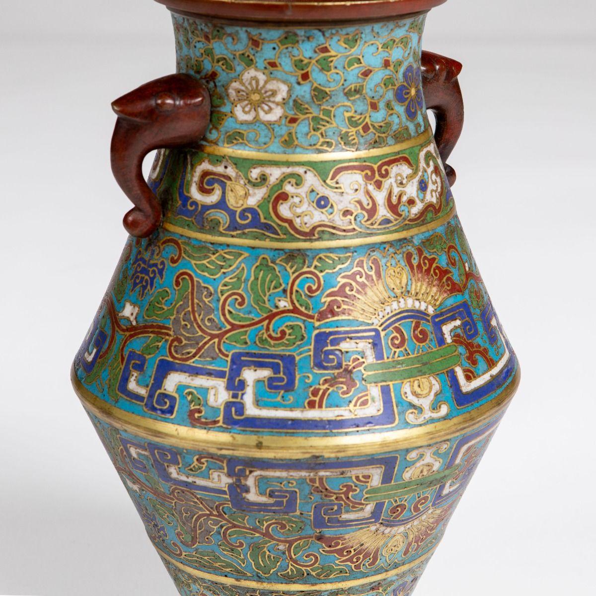 Meiji Period Japanese Cloisonné Vase with Polychrome Enamel For Sale 2