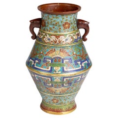 Japanische Cloisonné-Vase aus der Meiji-Zeit mit polychromer Emaille