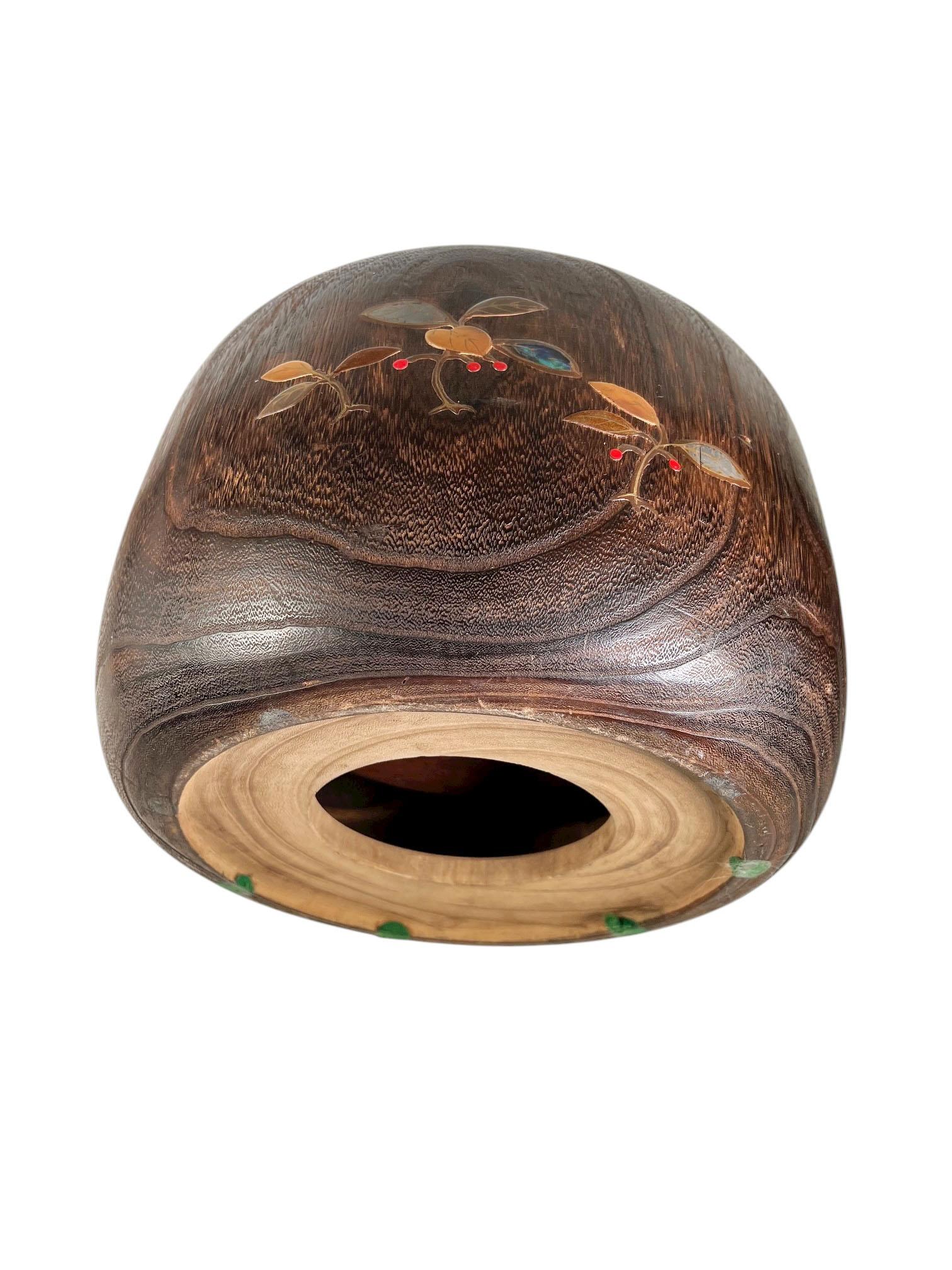 Hibachi japonais de la période Meiji avec aigle doré en vente 2