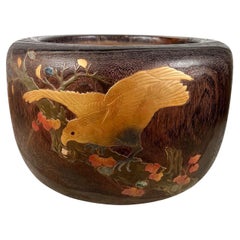 Hibachi japonais de la période Meiji avec aigle doré